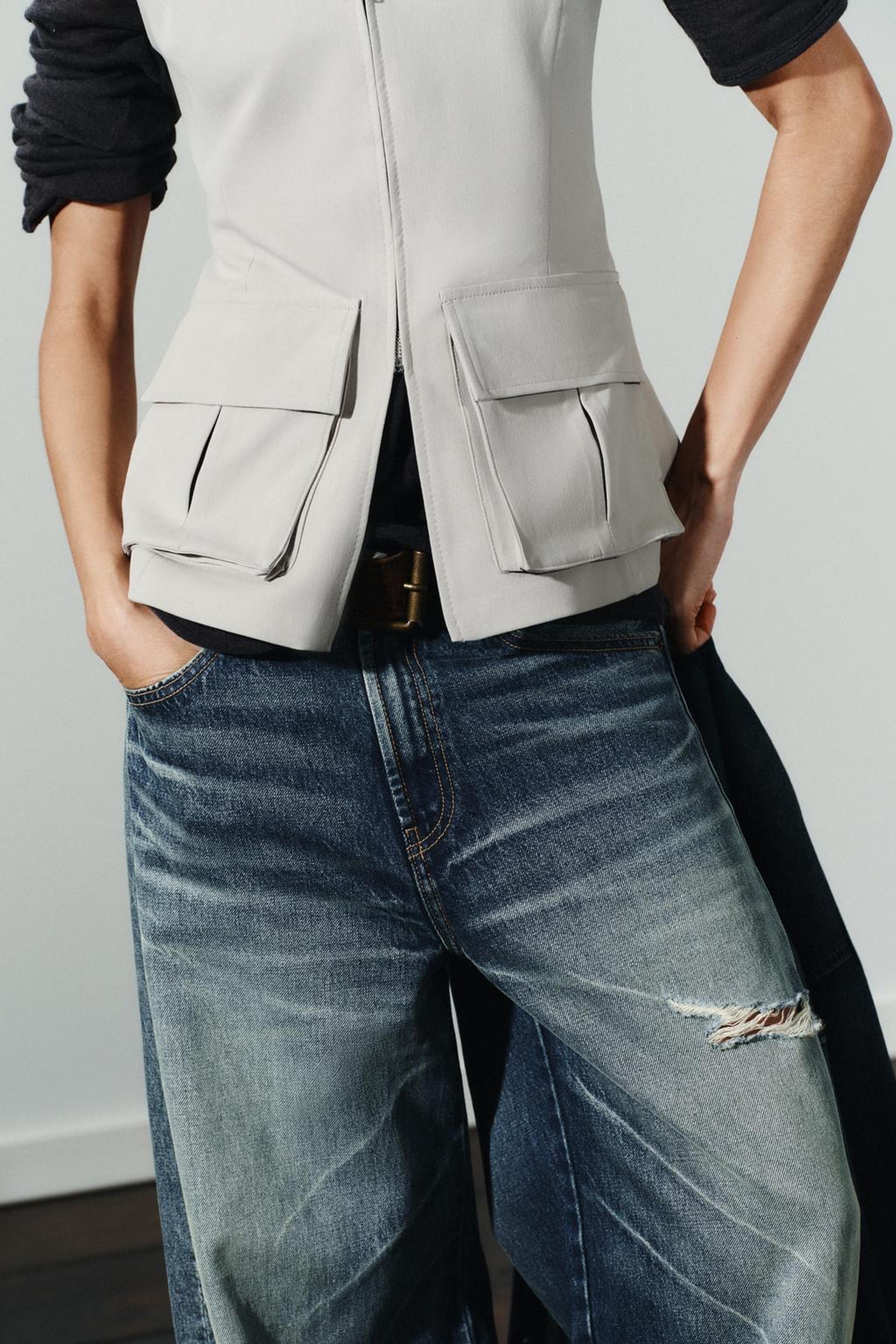Chaleco Zara sin mangas con bolsillos vista 2