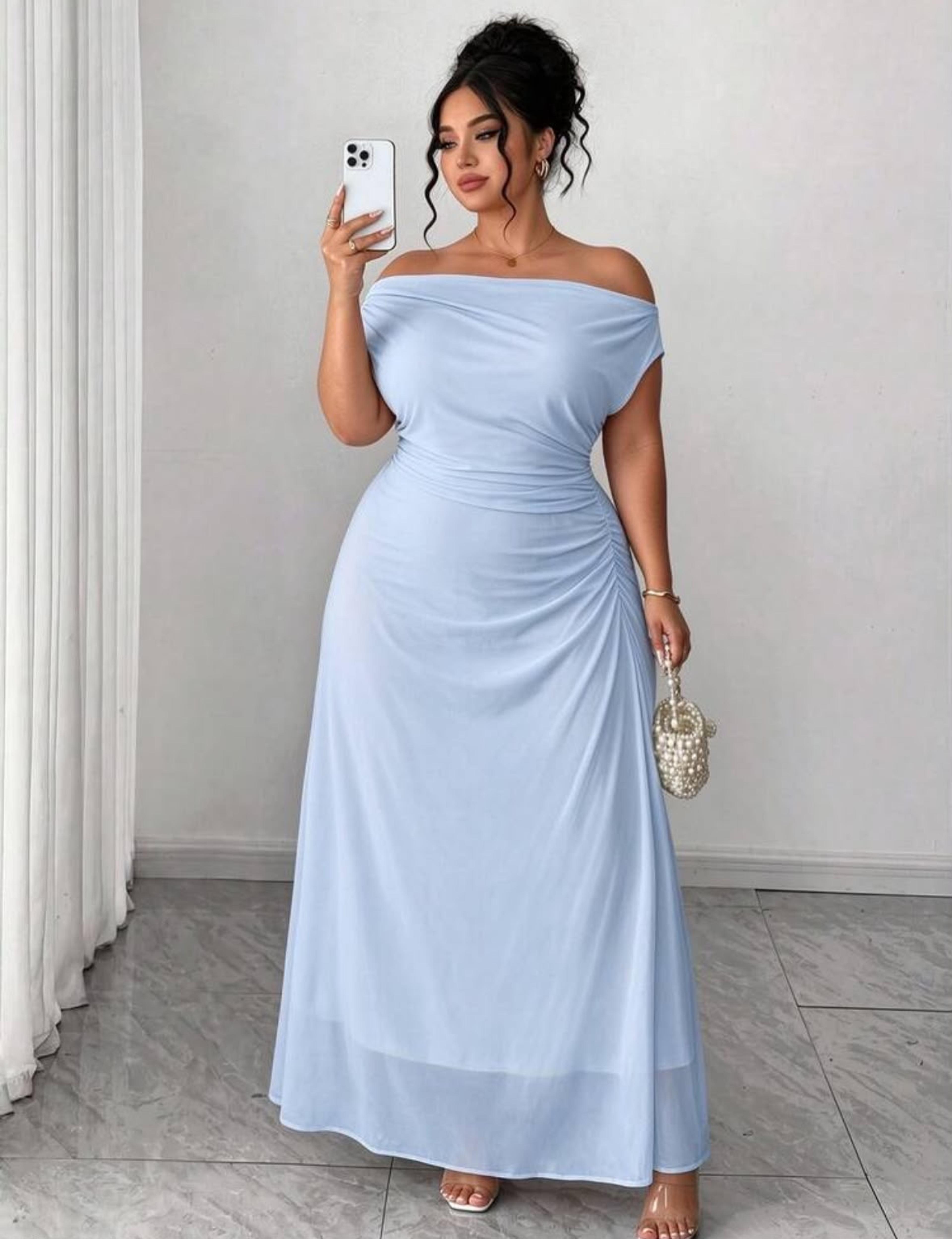 Elegant dress with dropped sleeves to the shoulder — alternate view