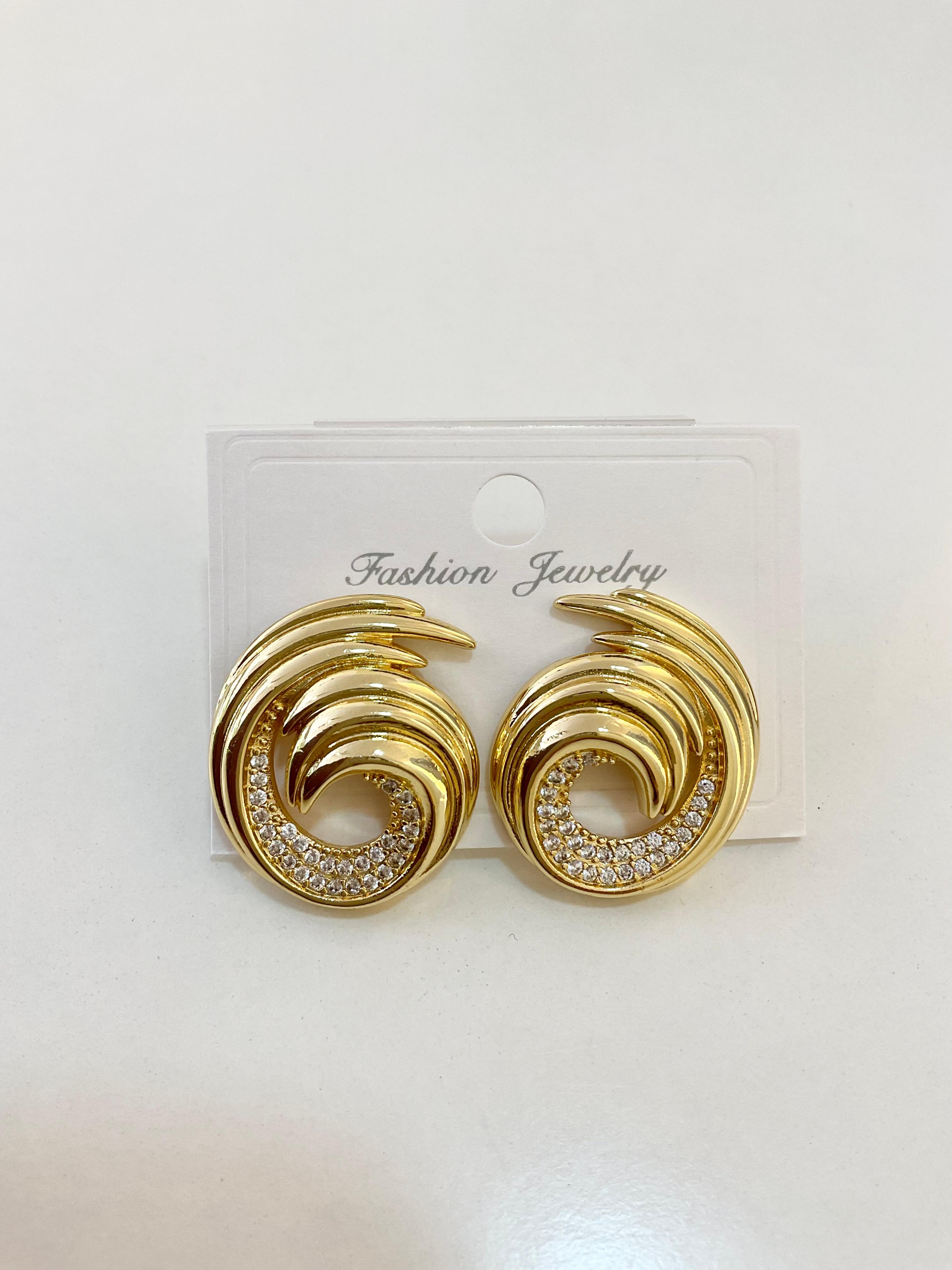 Spiral-shaped earring