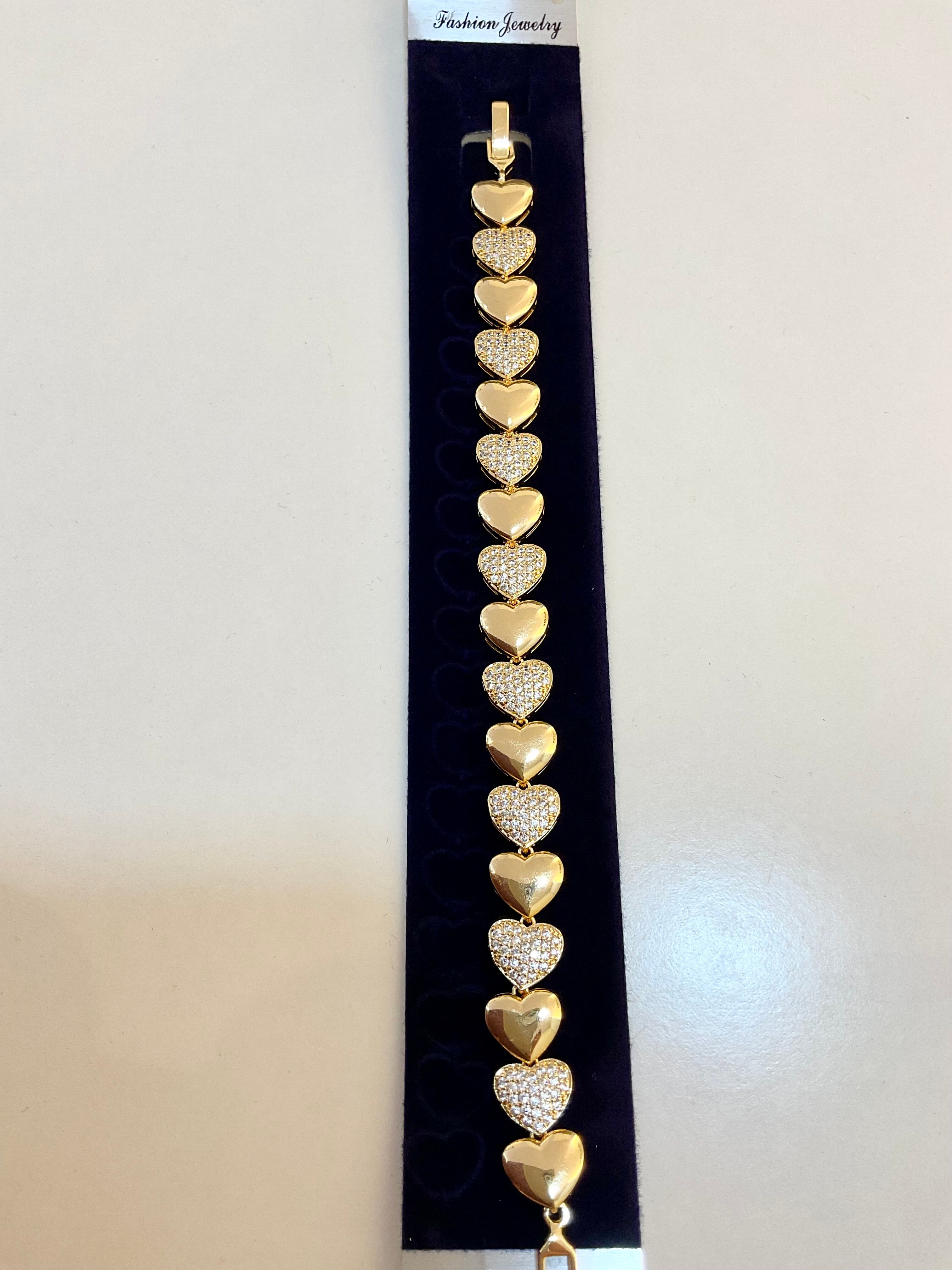Pulsera de corazones