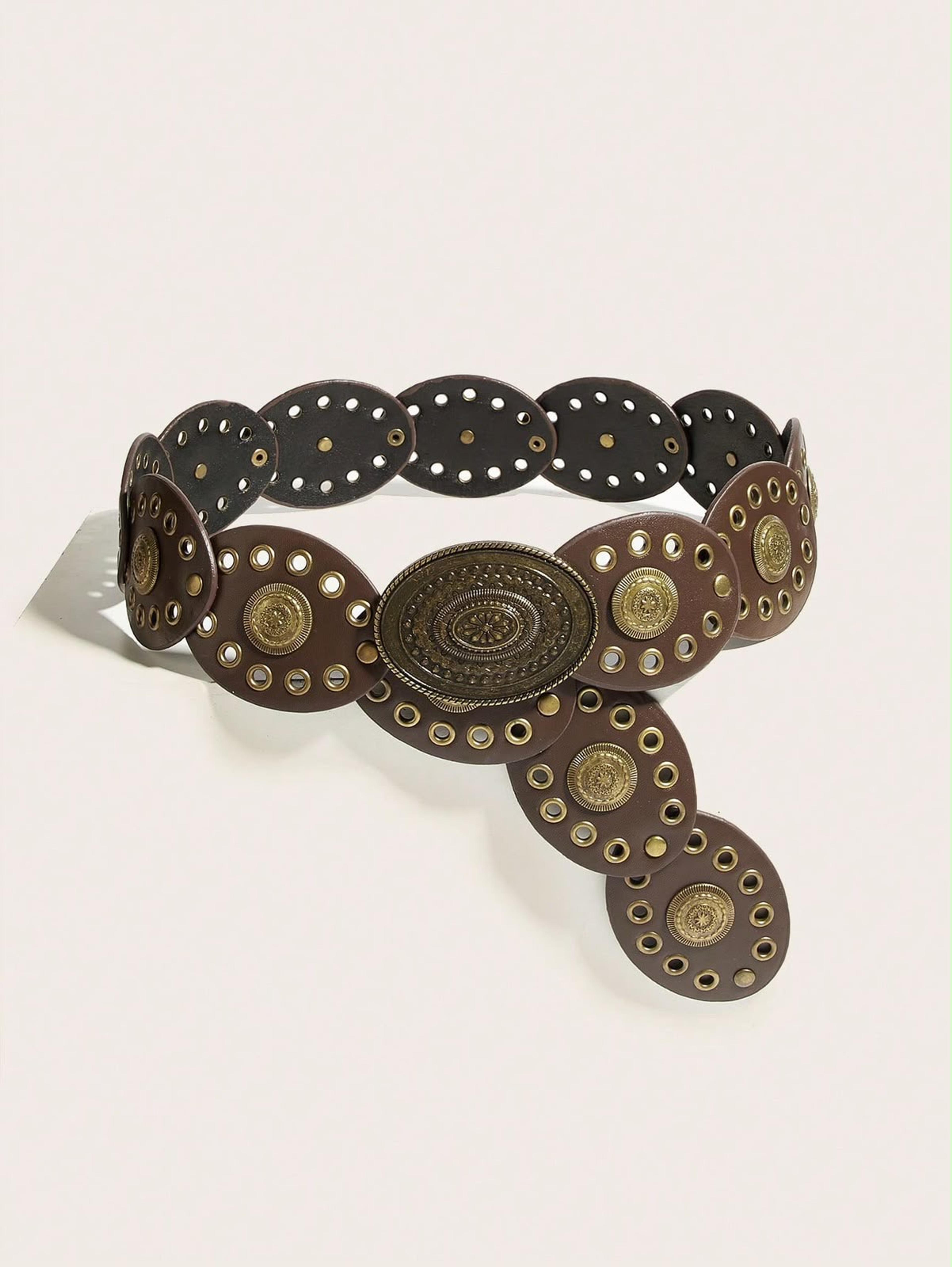 Belt with details view 1