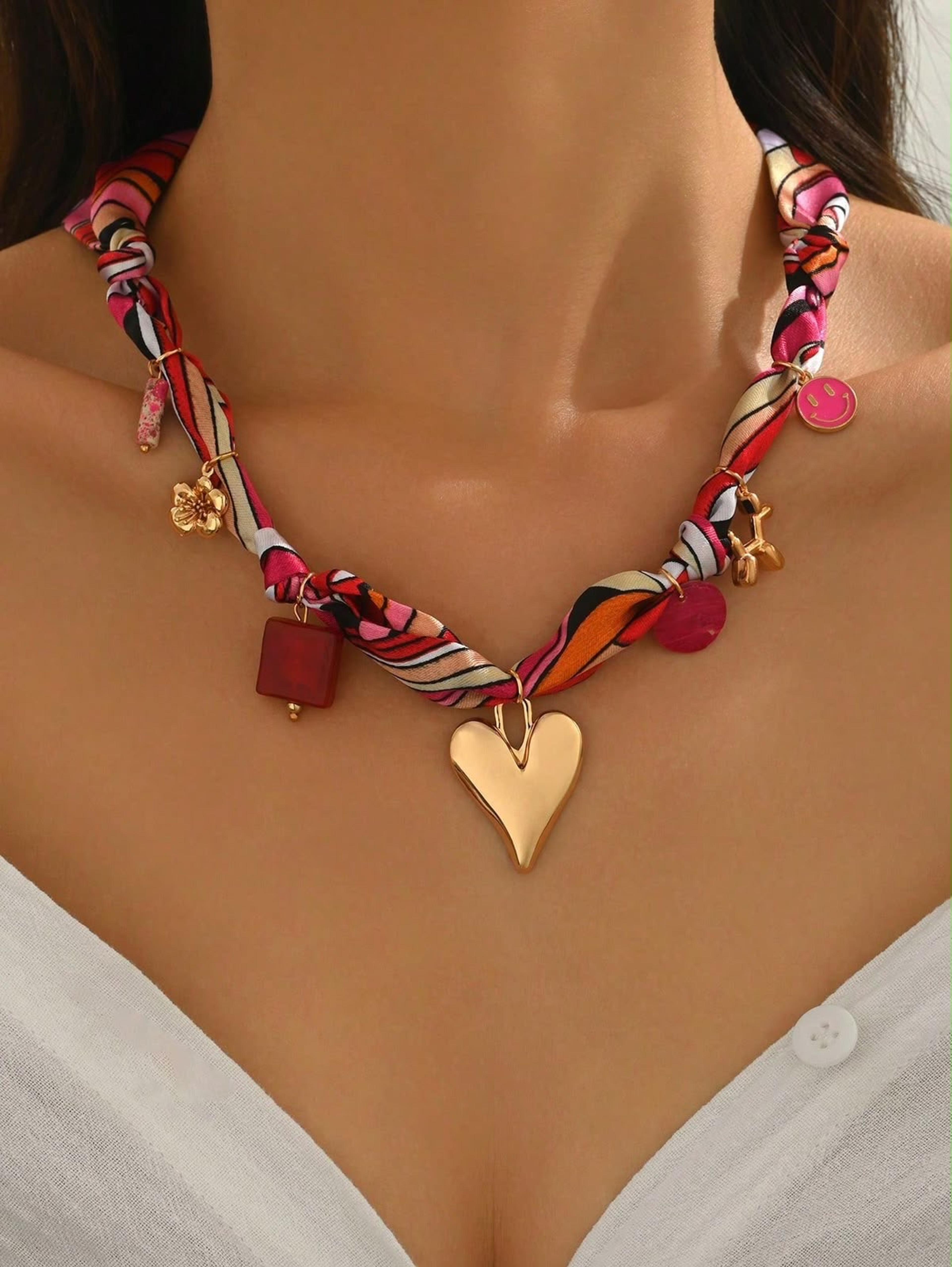 Collares decorados 