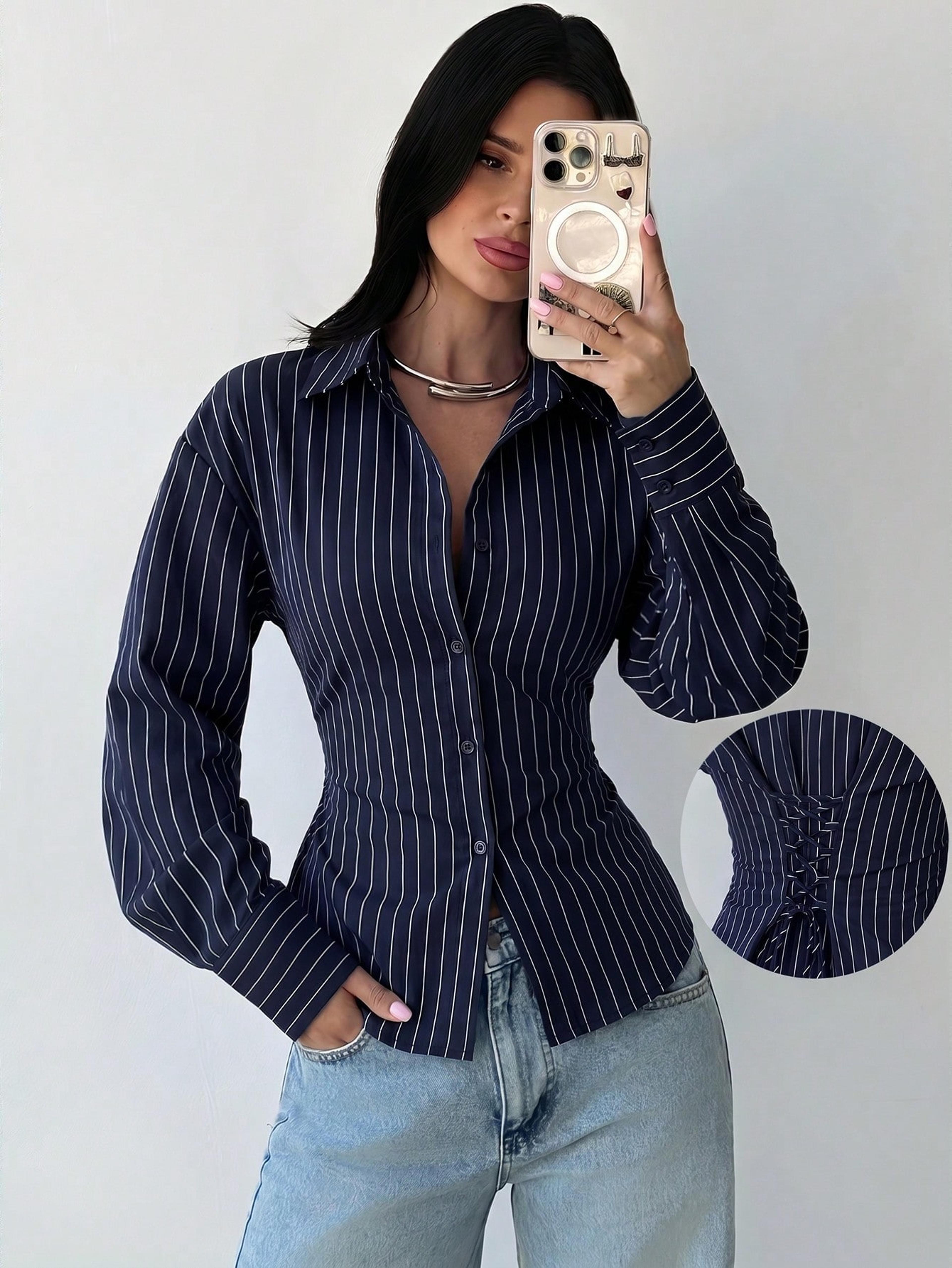 Long-sleeved shirt fit at the back view 2