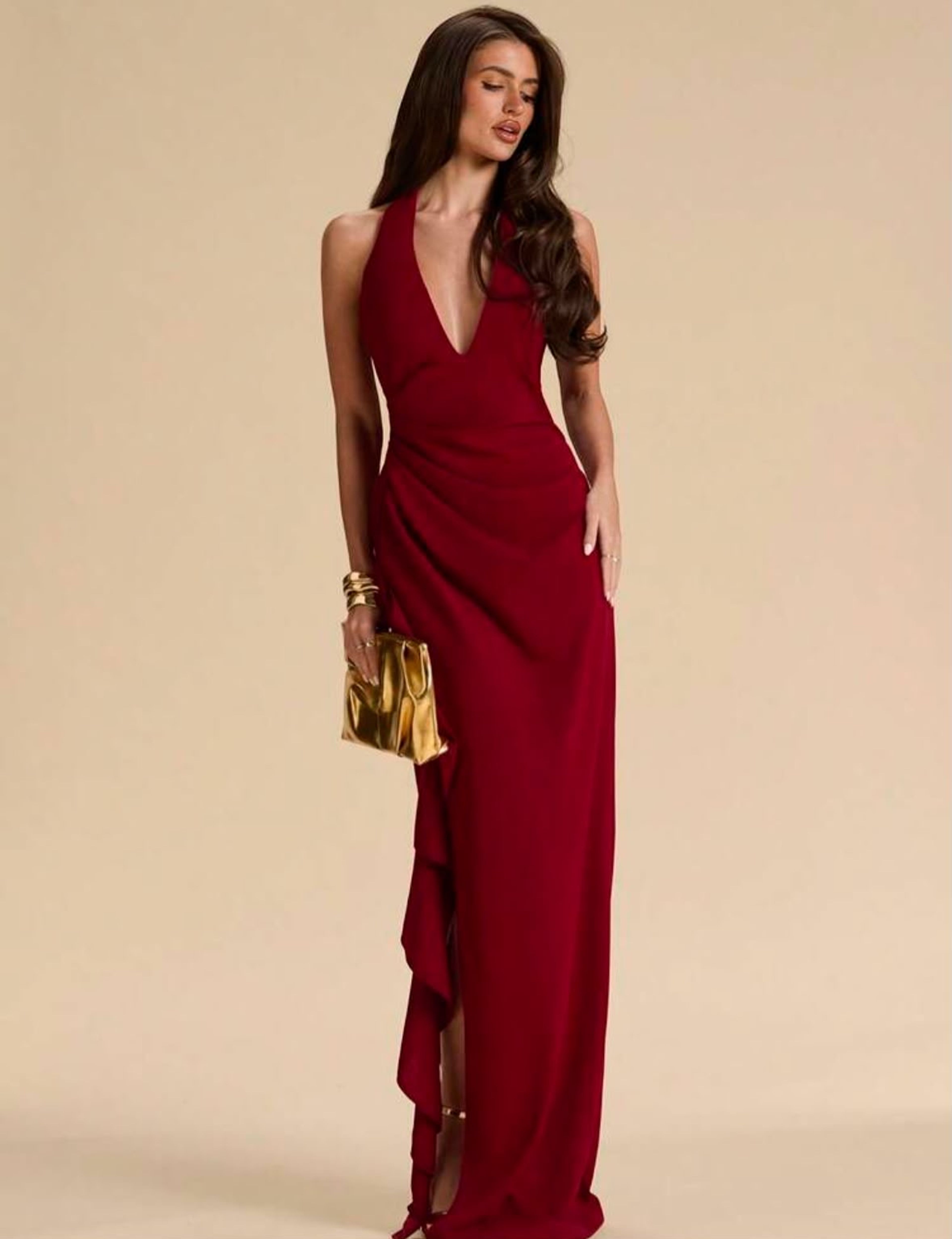 Elegant dress with cut on the leg