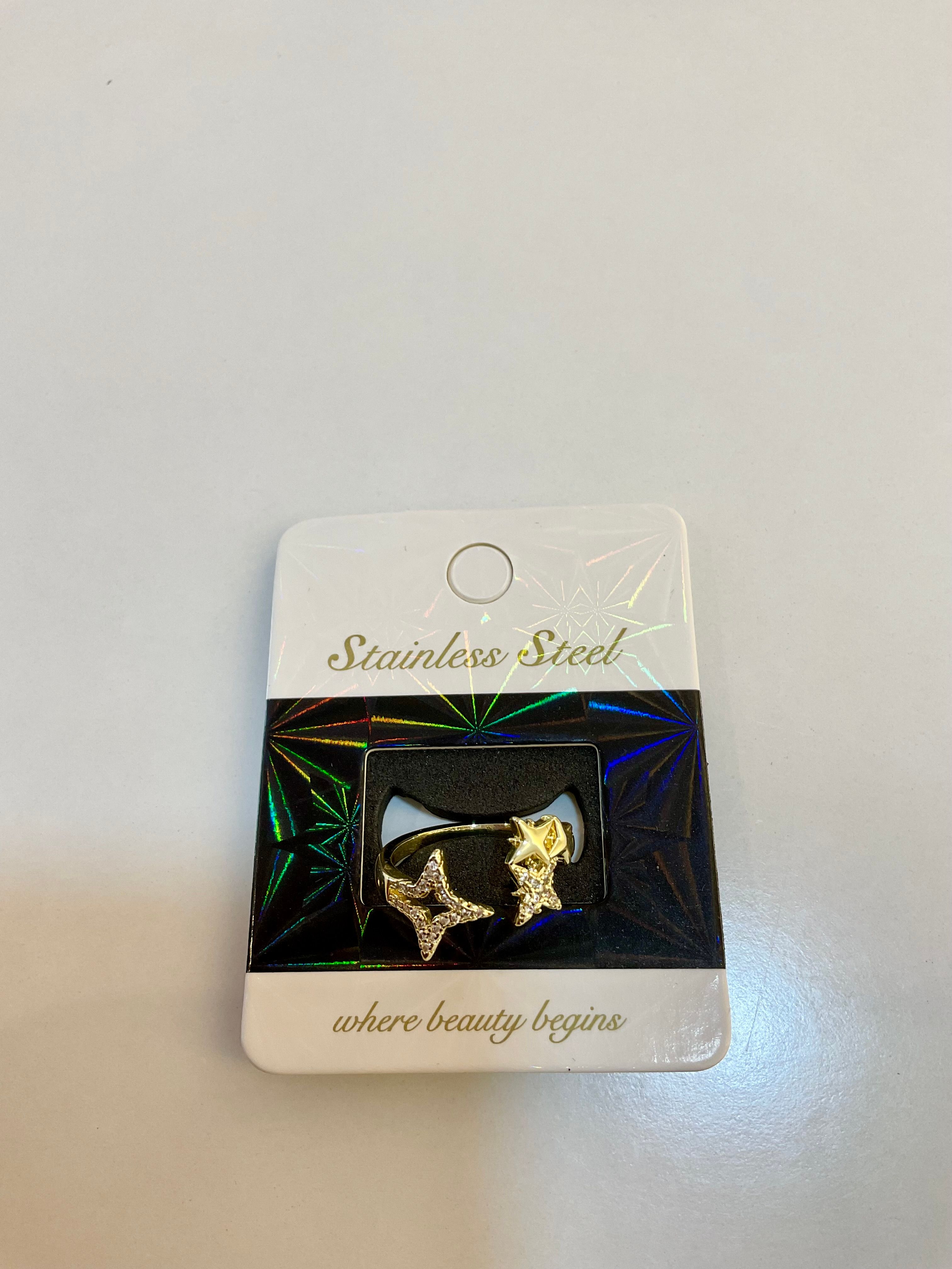 Adjustable ring with stars