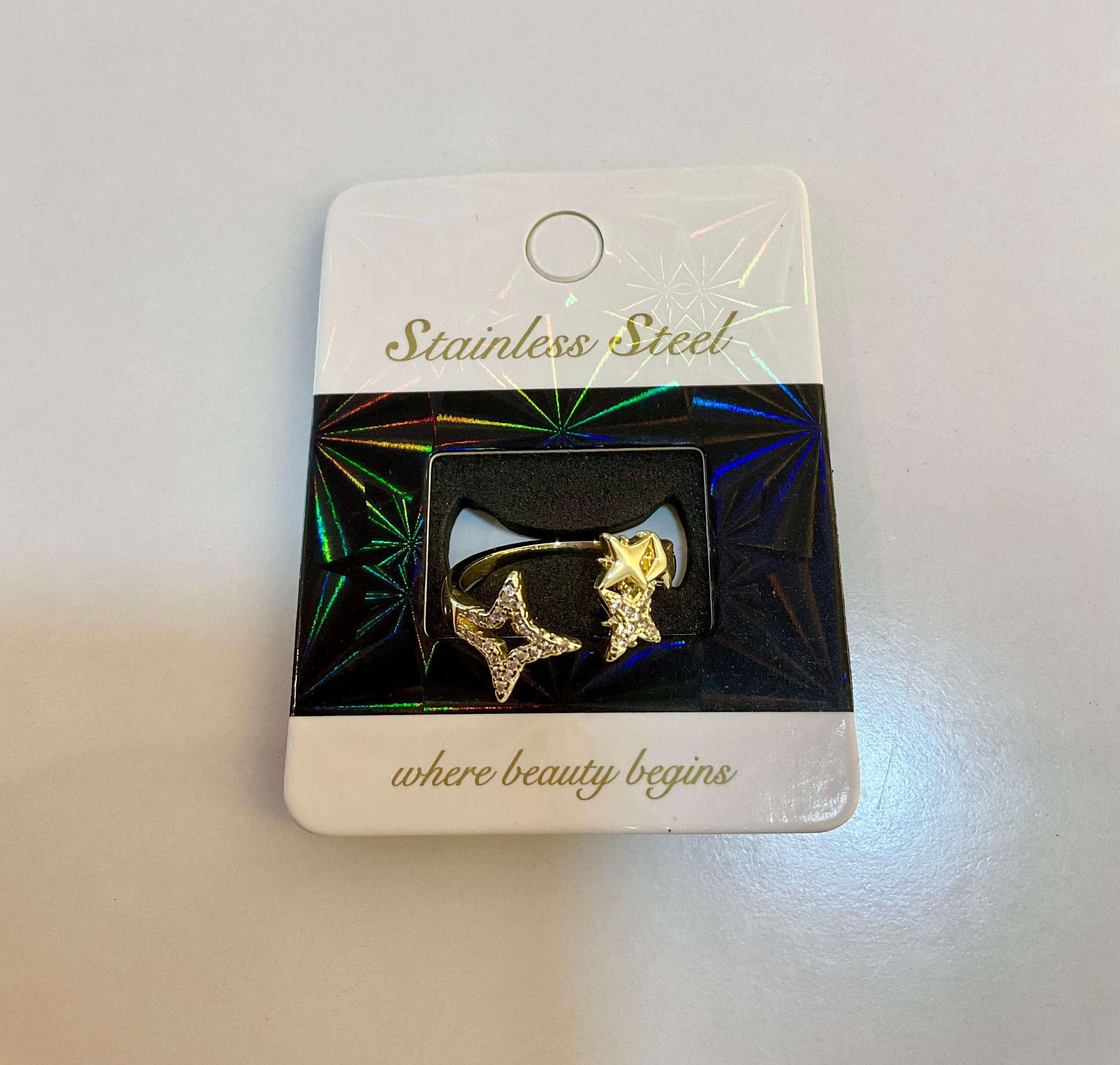 Adjustable ring with stars