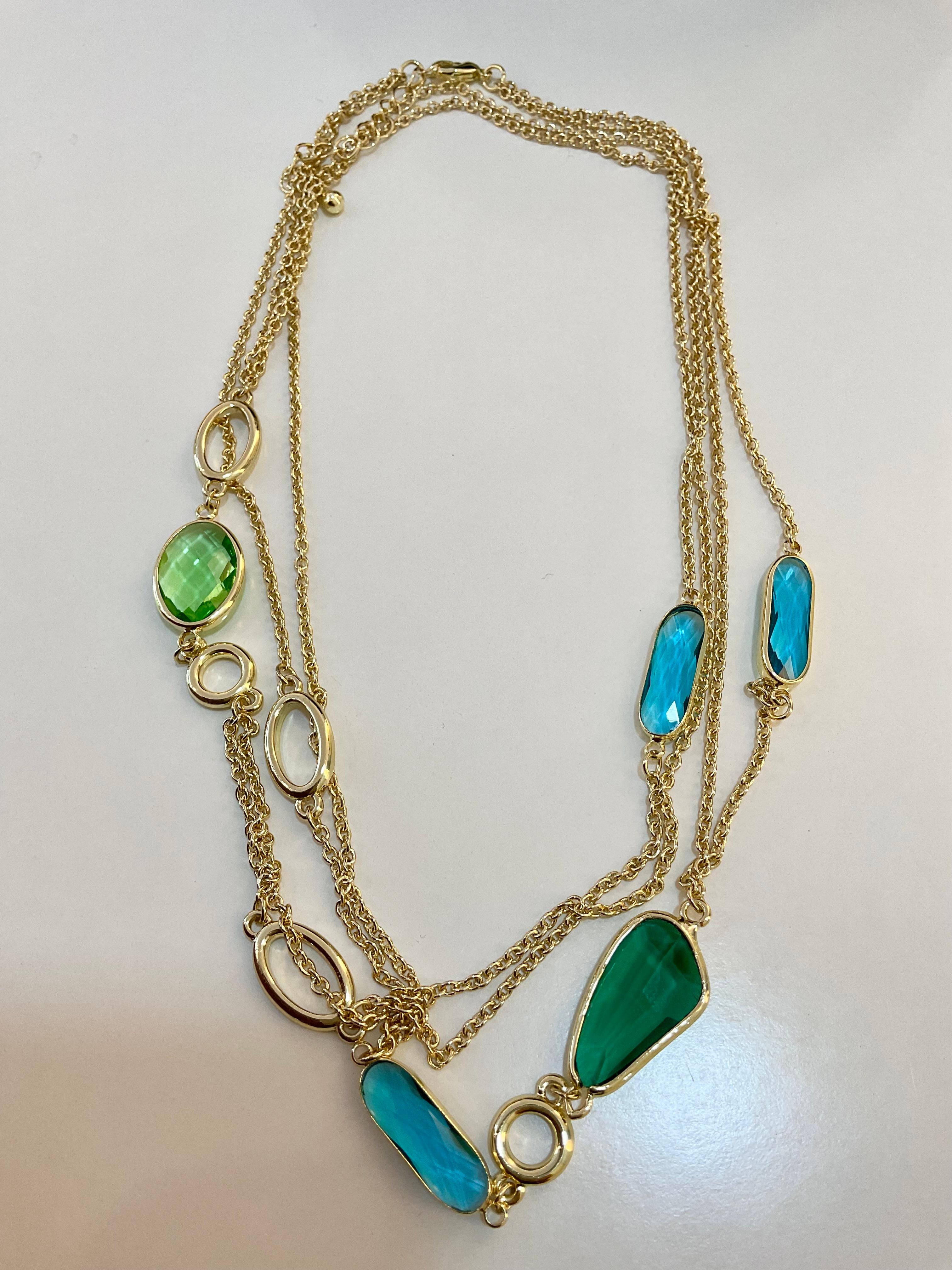 Collar con detalles y piedras