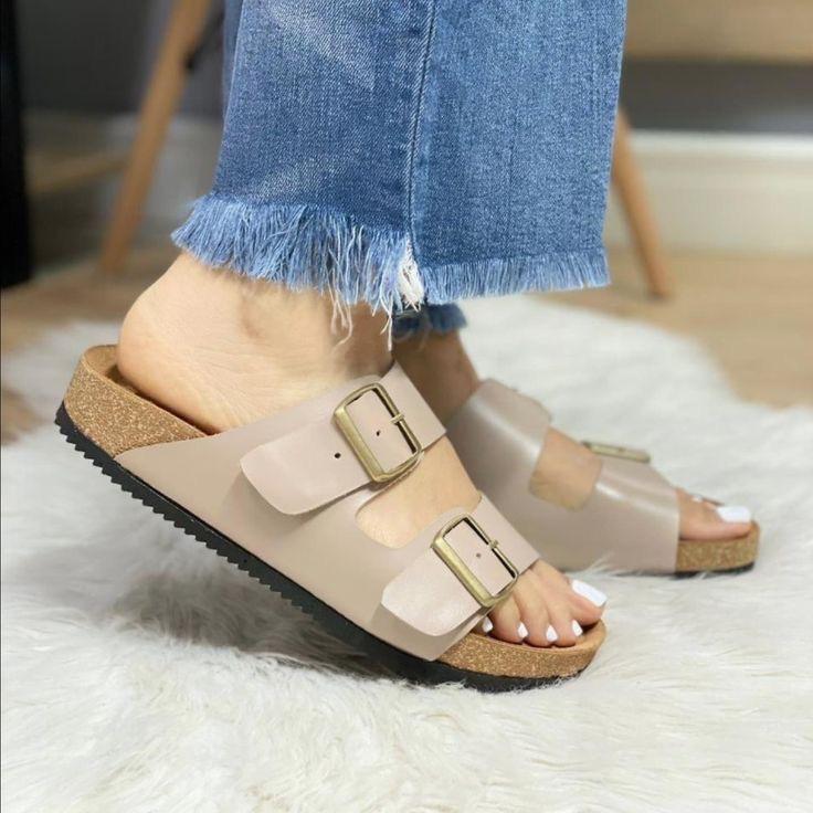 Sandalias estilo Moisés