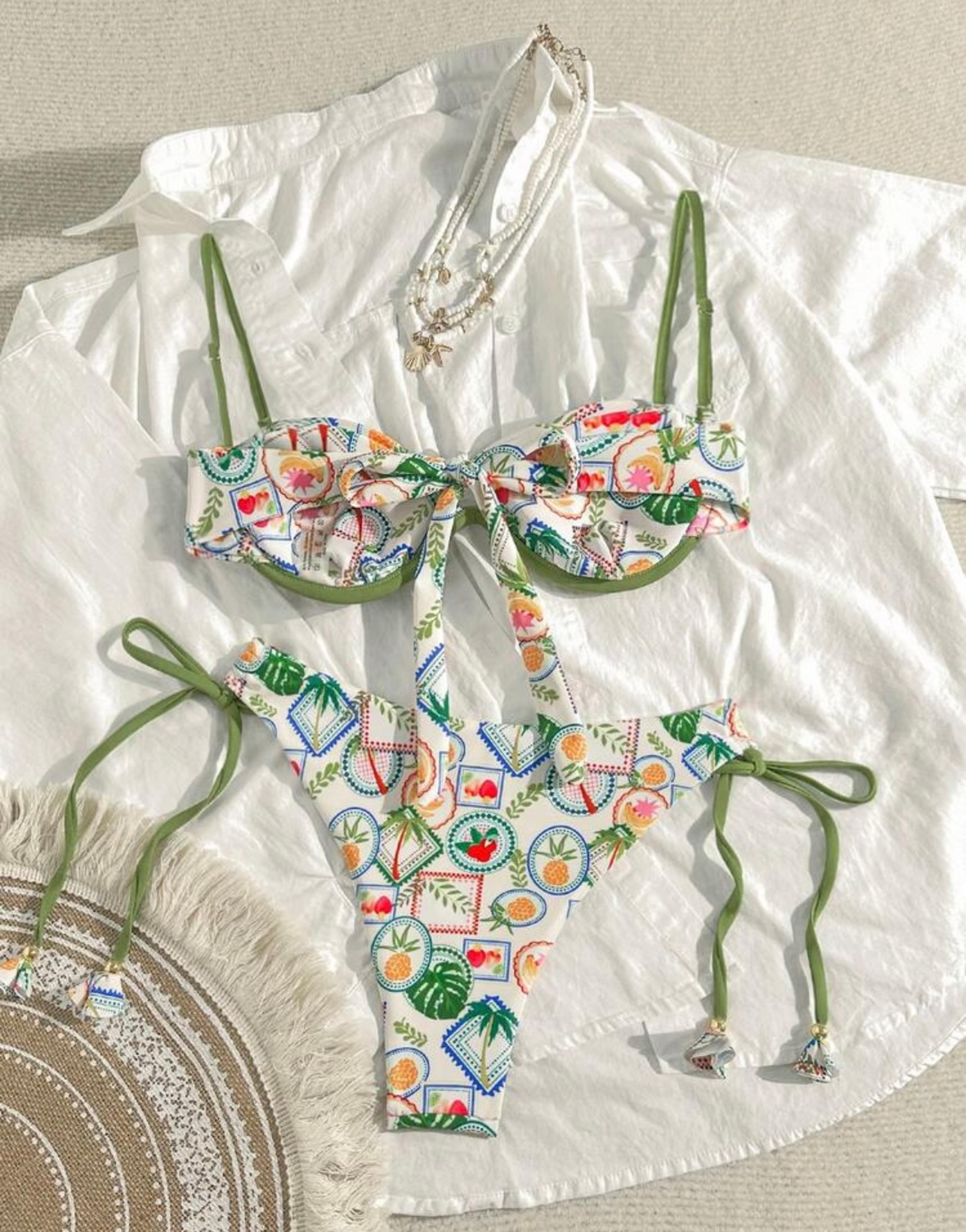 Traje de baño estampado frutal  vista 3