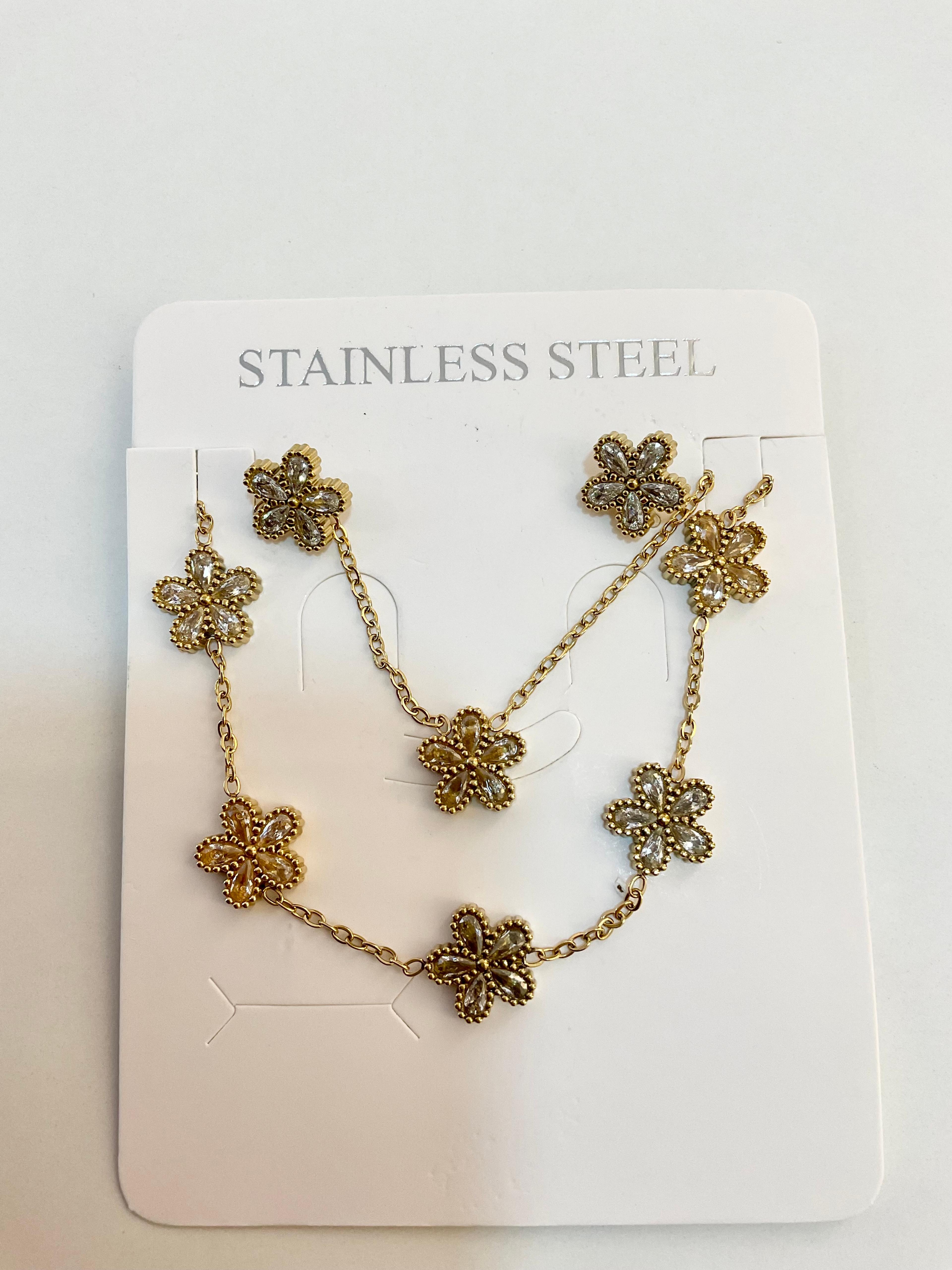 Conjunto cadena aretes y pulsera