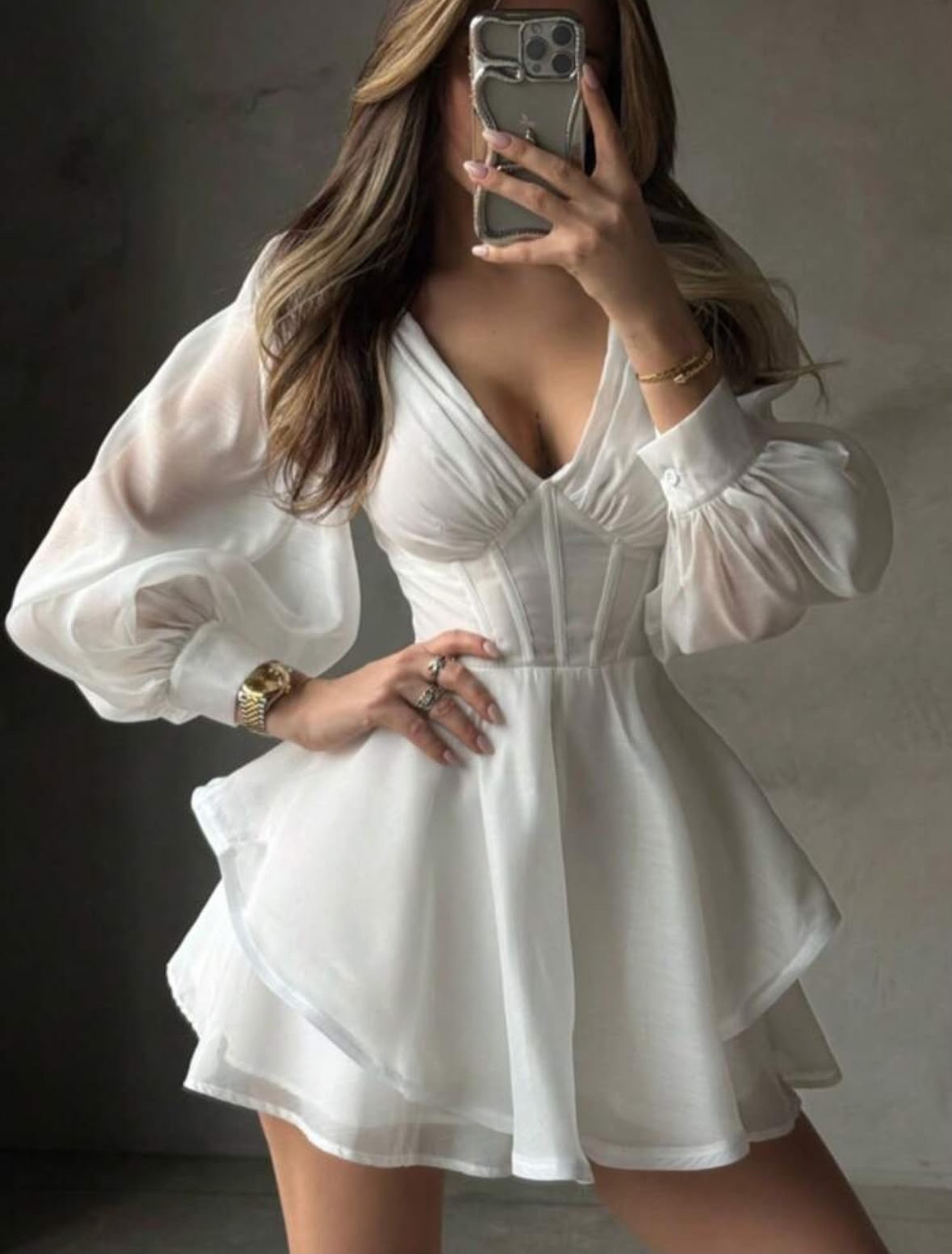 Elegant dress with ball sleeves view 2