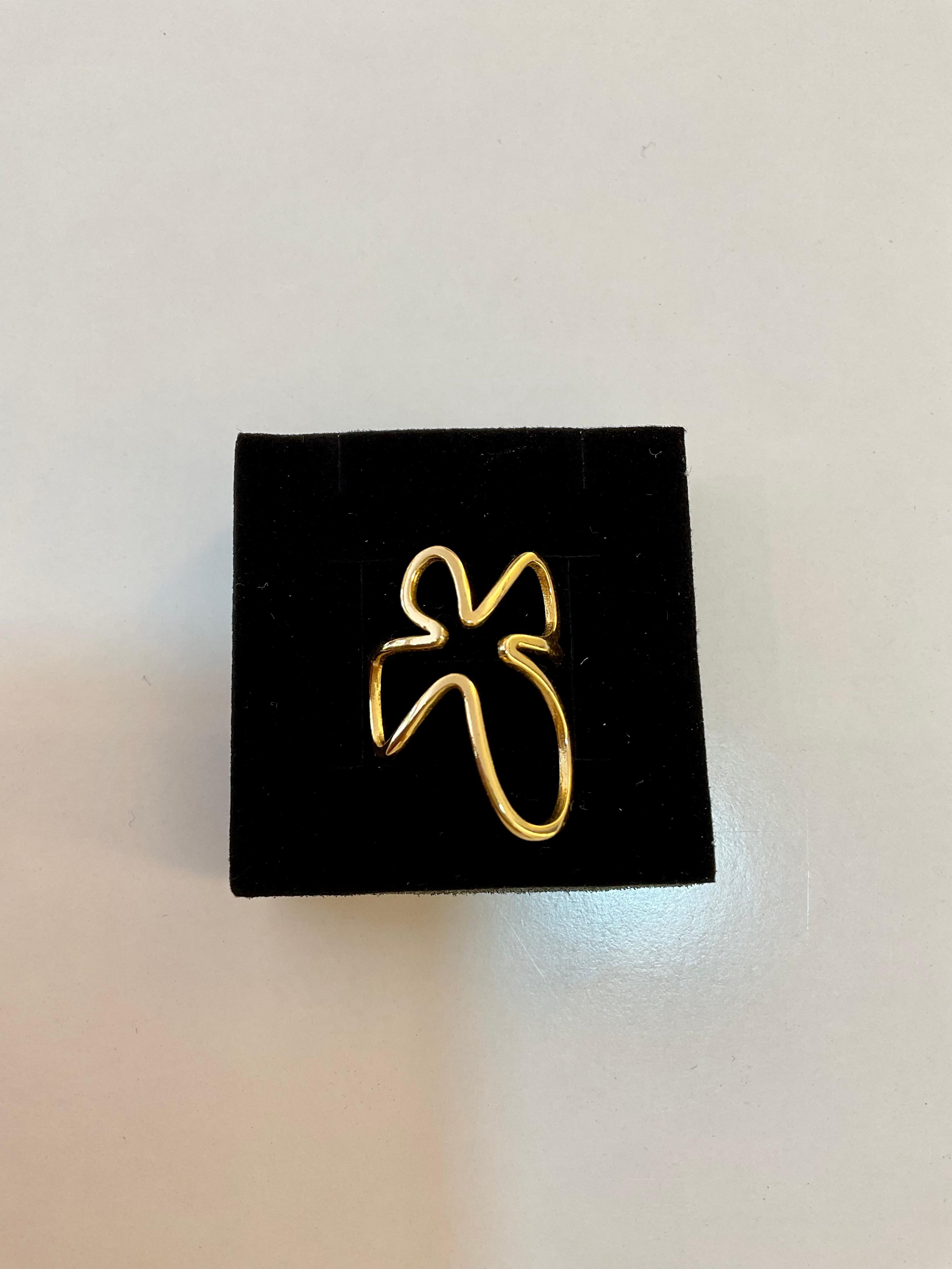 Elegant ring 