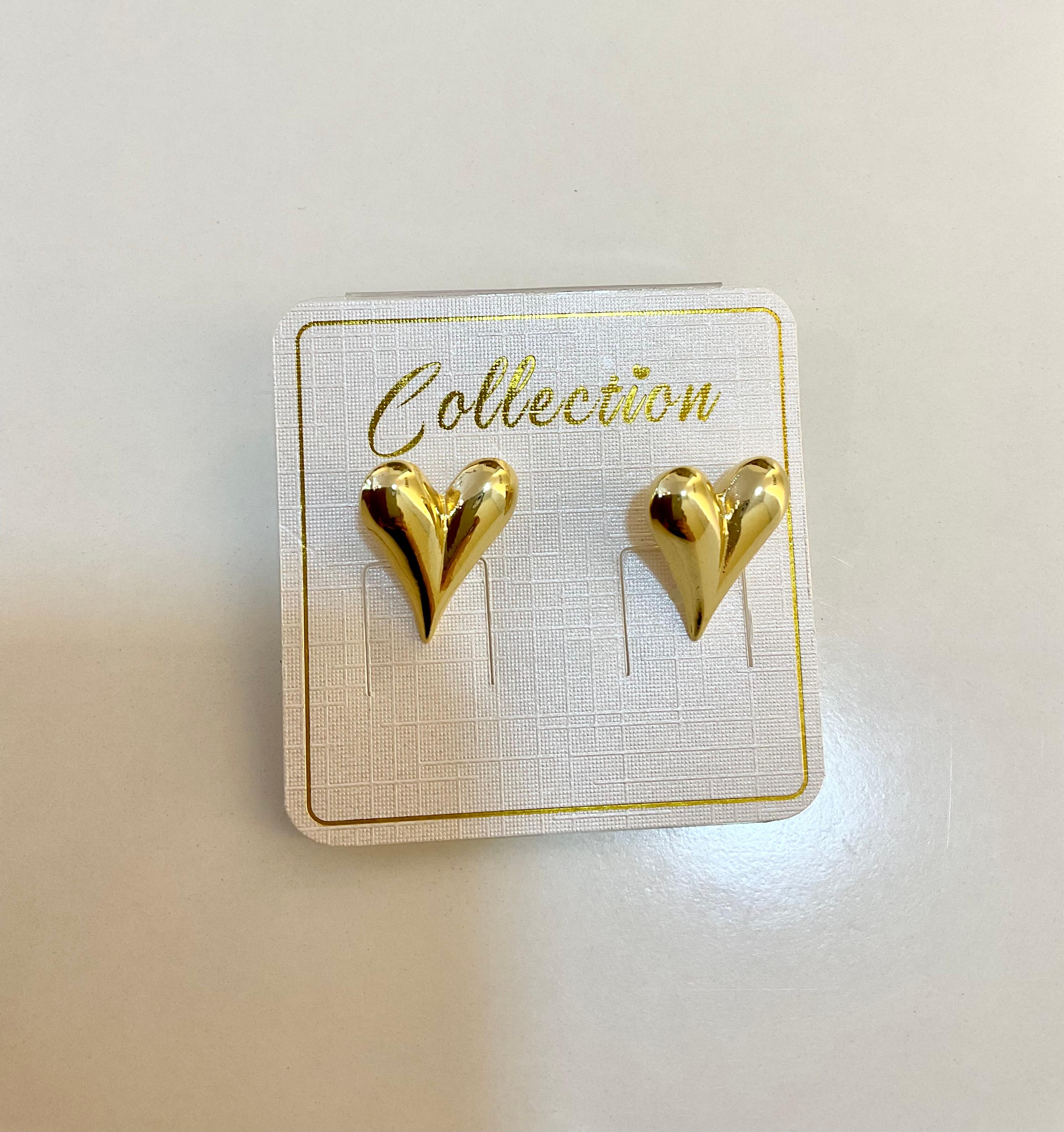 Arete con diseño de corazón 