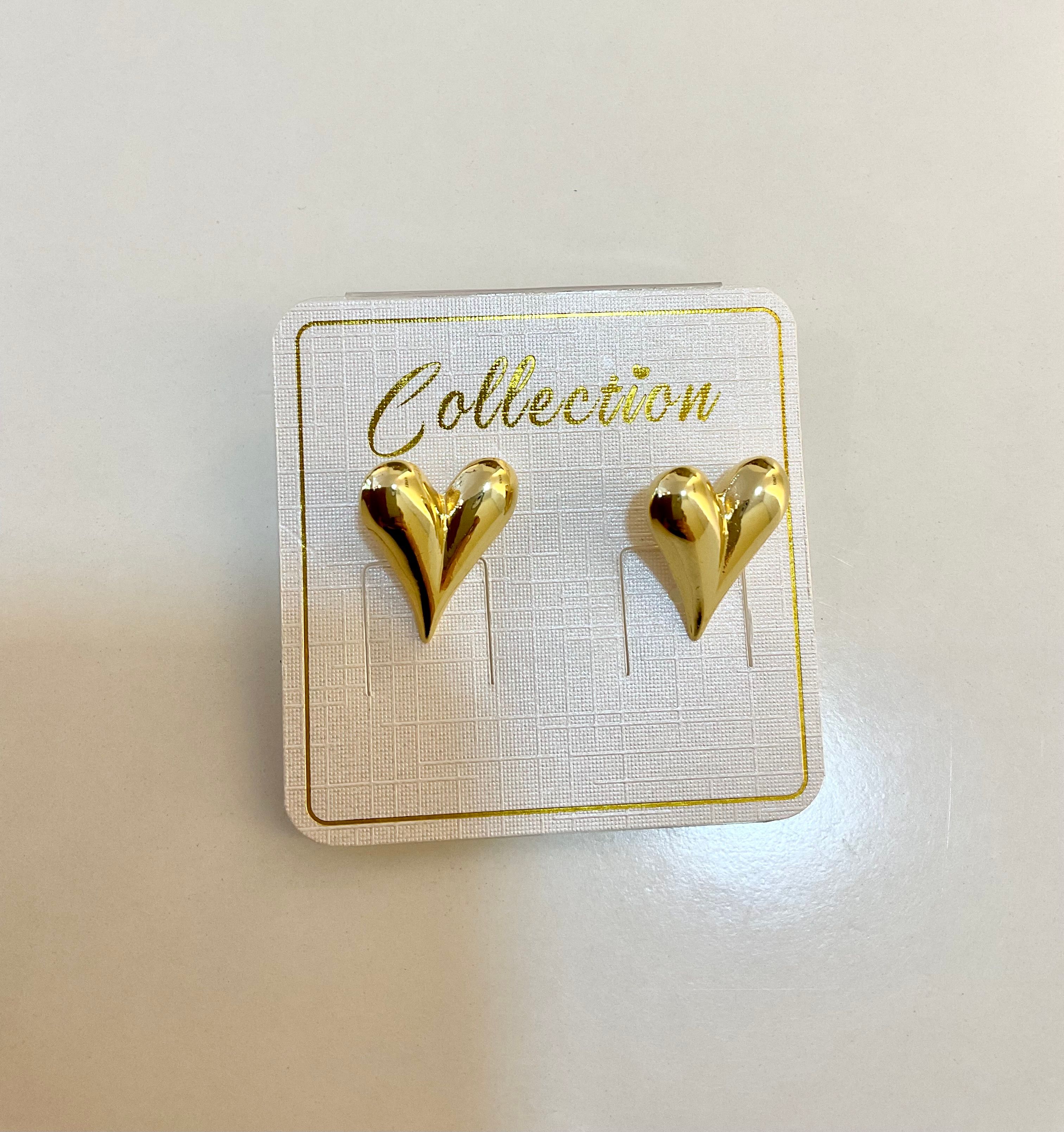Arete con diseño de corazón