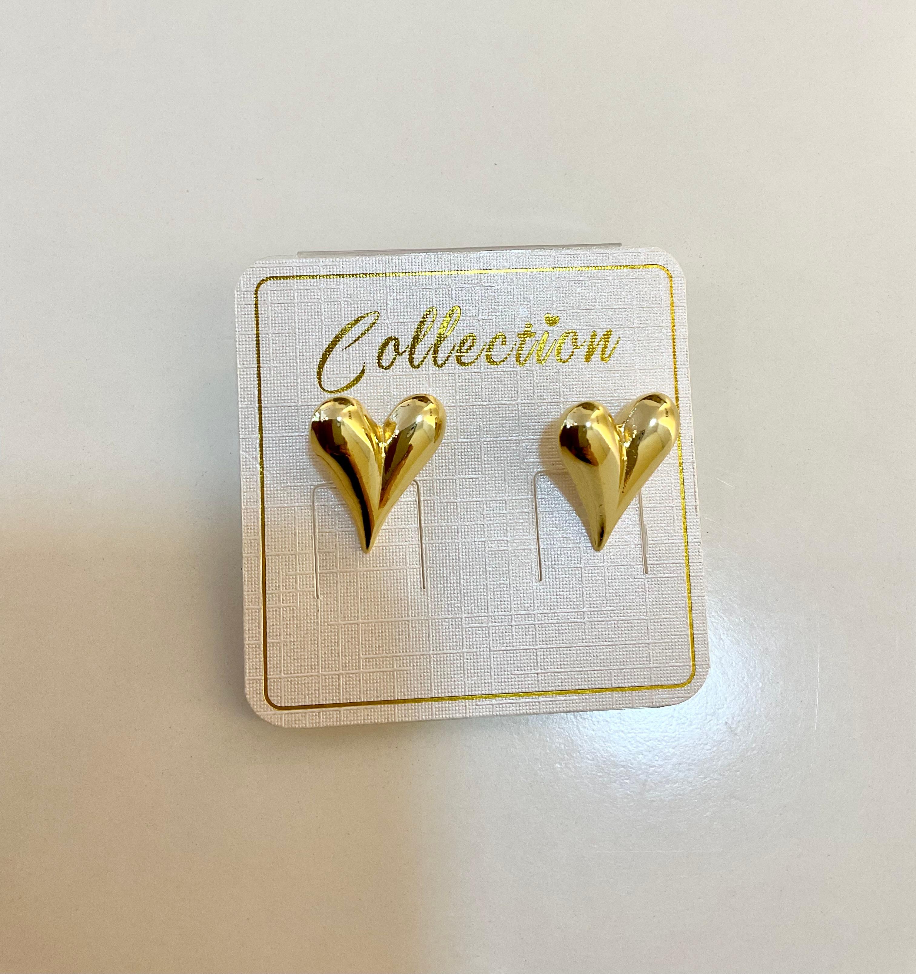 Arete con diseño de corazón
