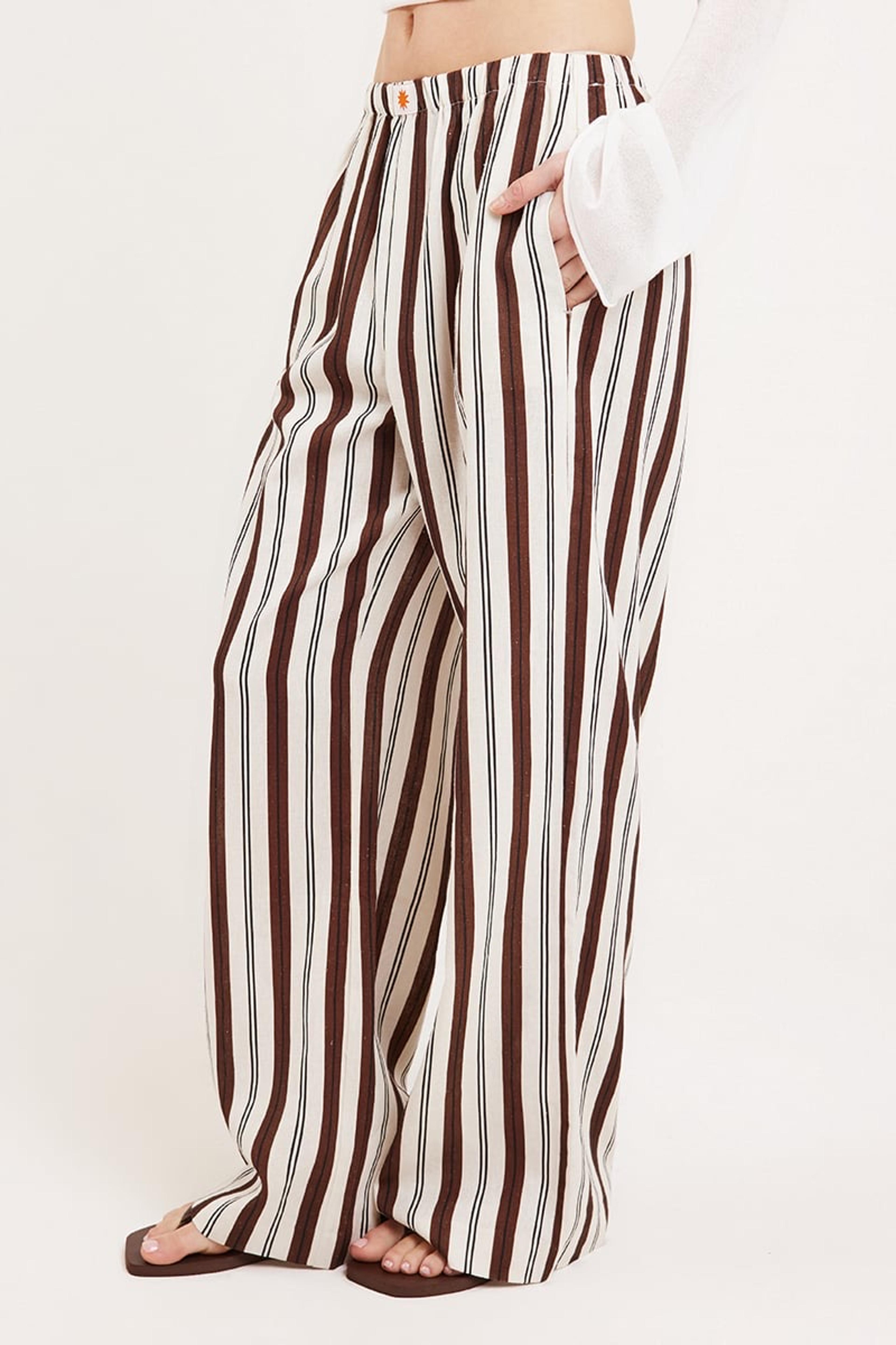 Pantalon en color rayas chocolate 