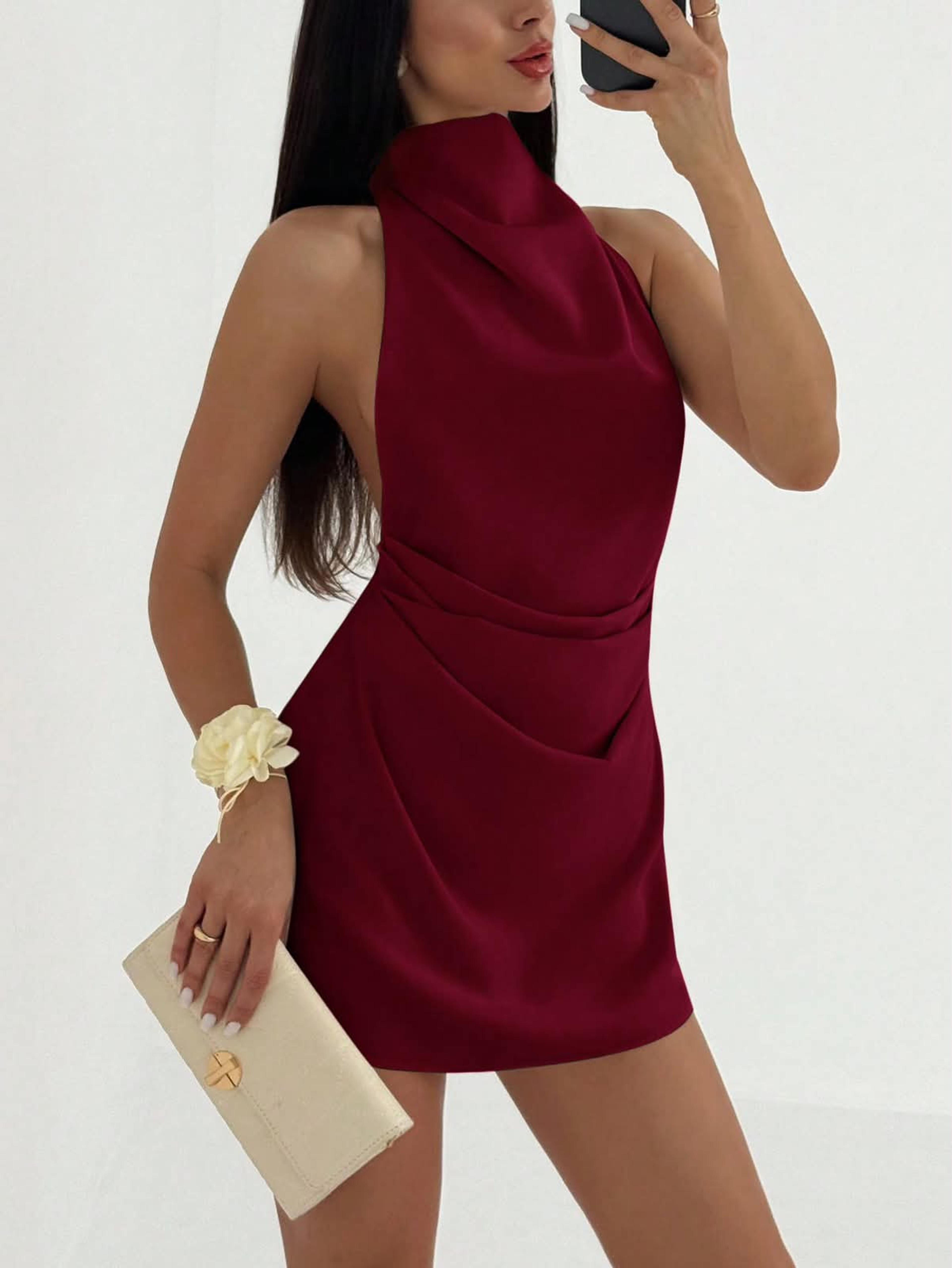 Vestido corto diseño halter 