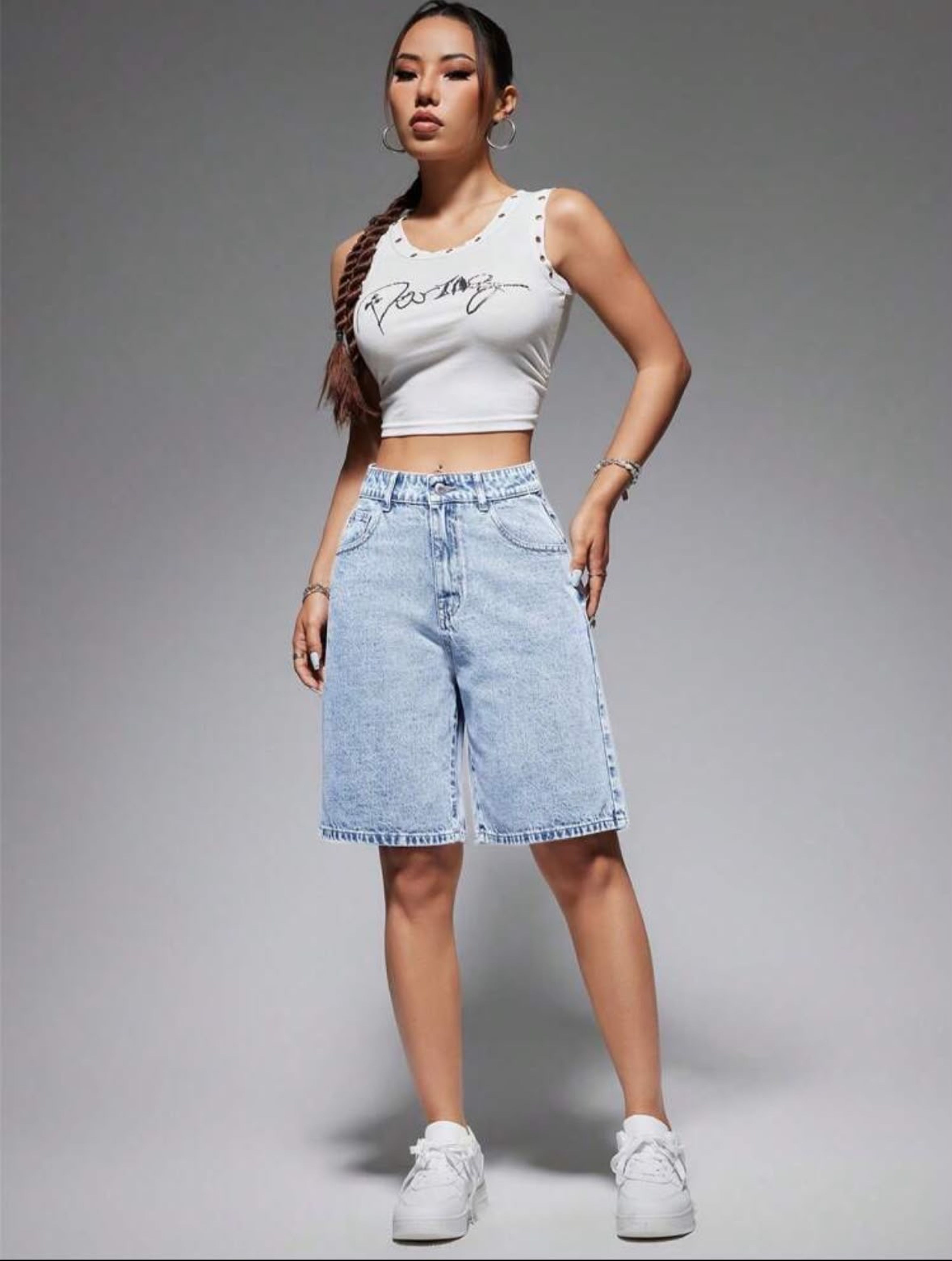 Short bermudas celeste
