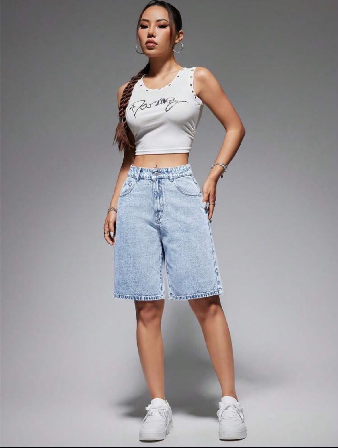 Short bermudas celeste