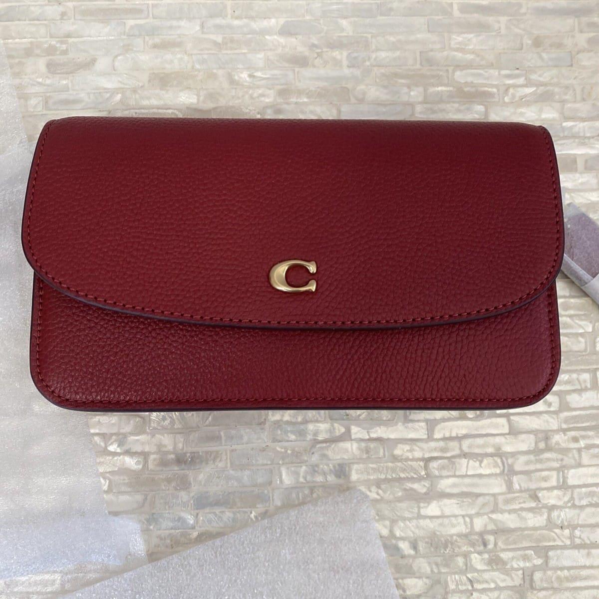 Cartera coach elegante alternate view