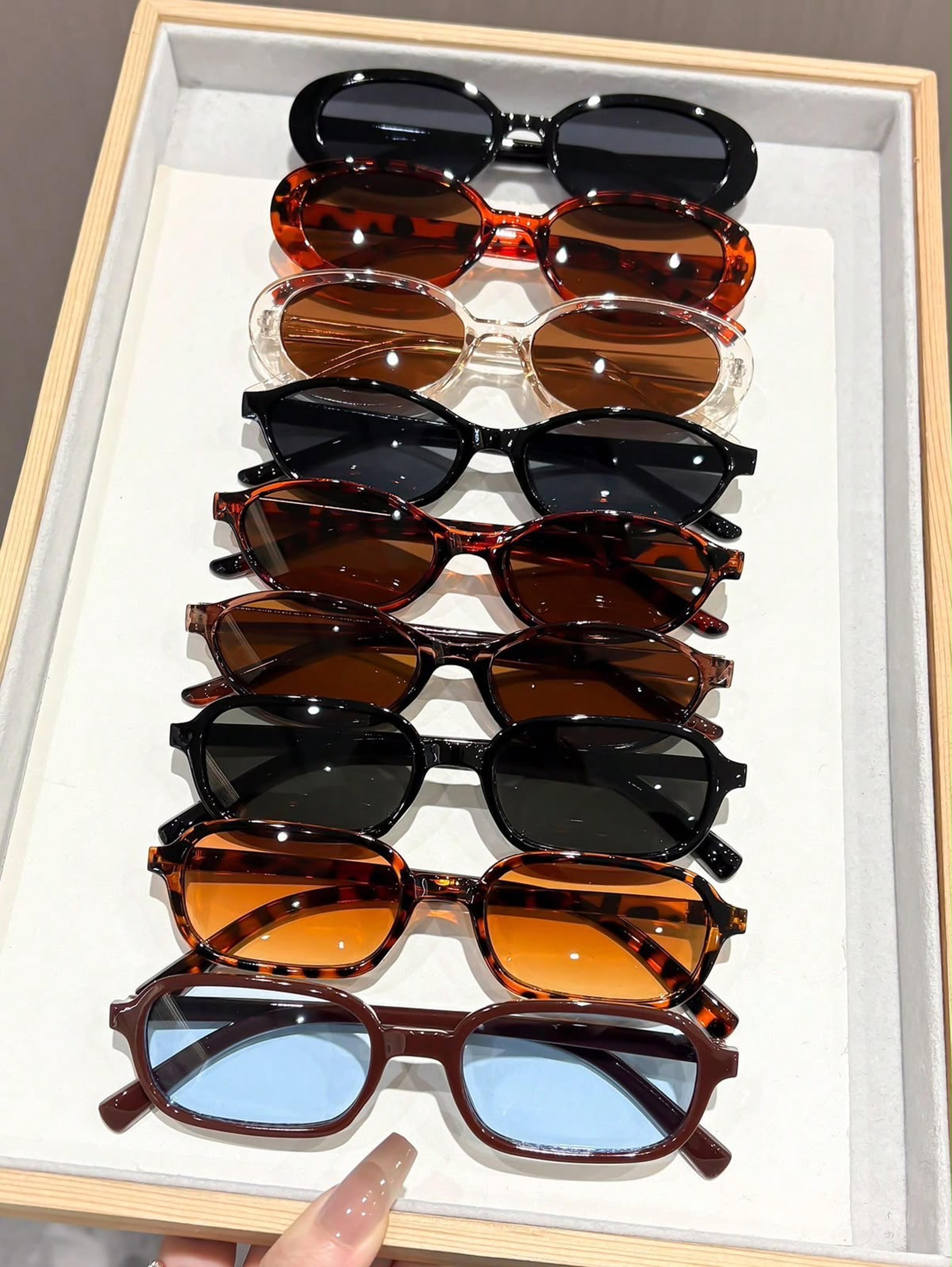 Lentes con diferentes estilos y colores 