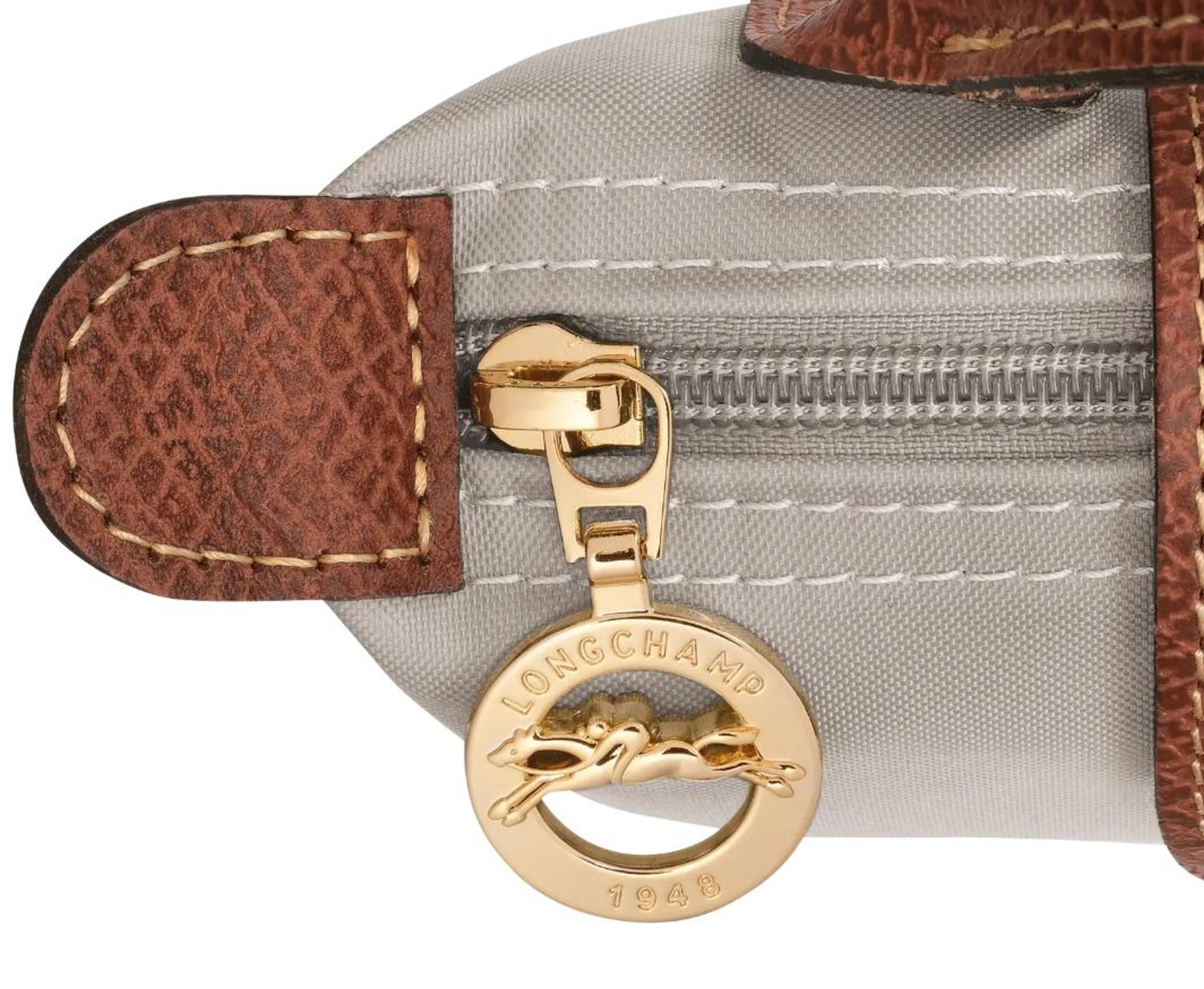 Longchamp wallet view 3