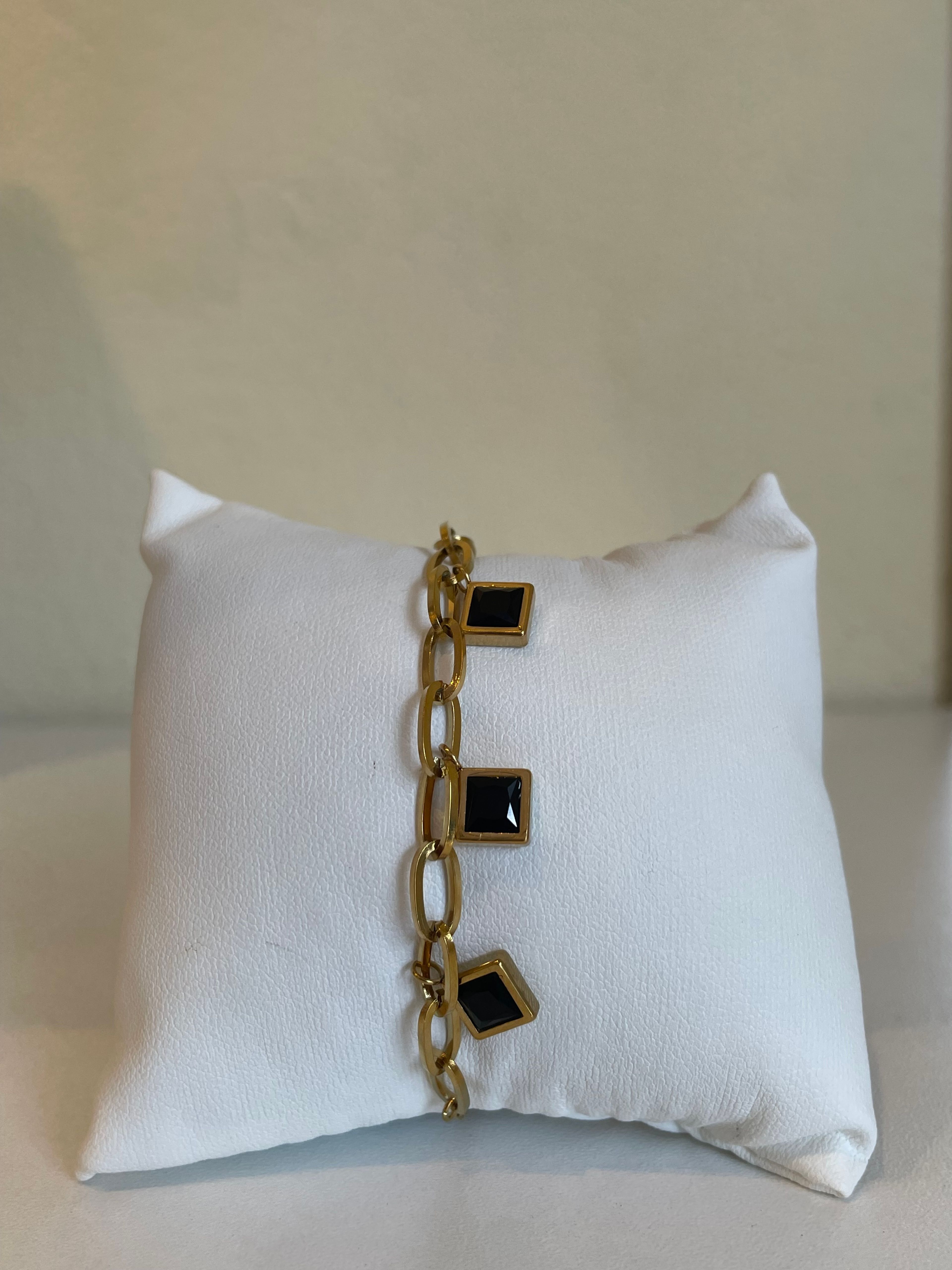 Pulsera con perlas negras