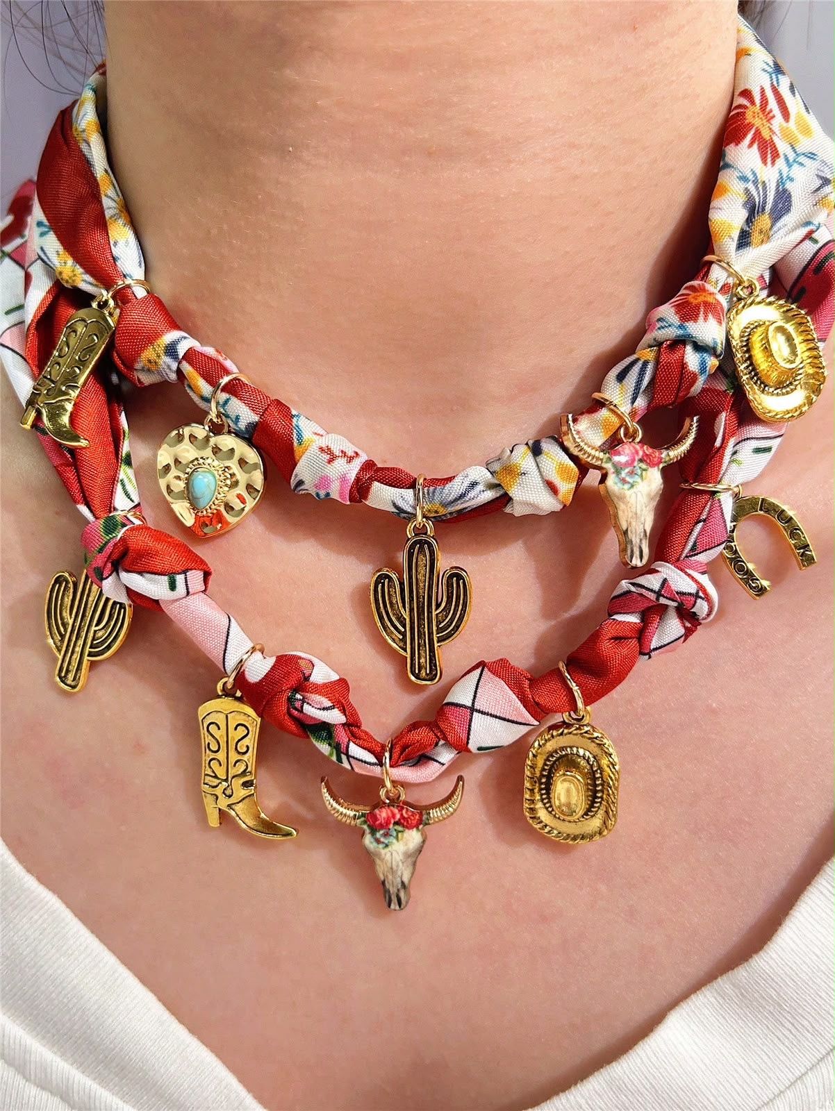 Collares con dije