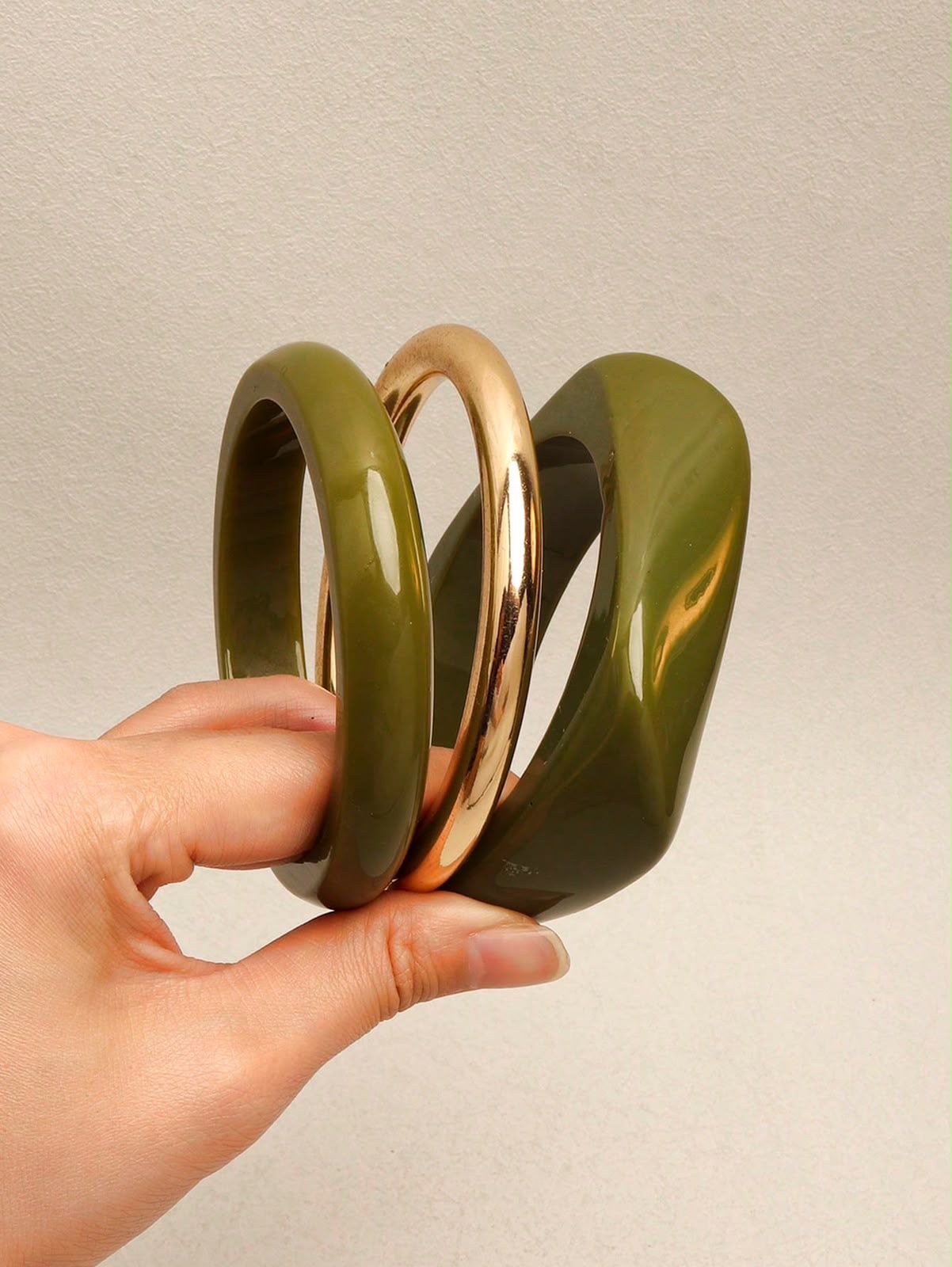Elegant braceletss