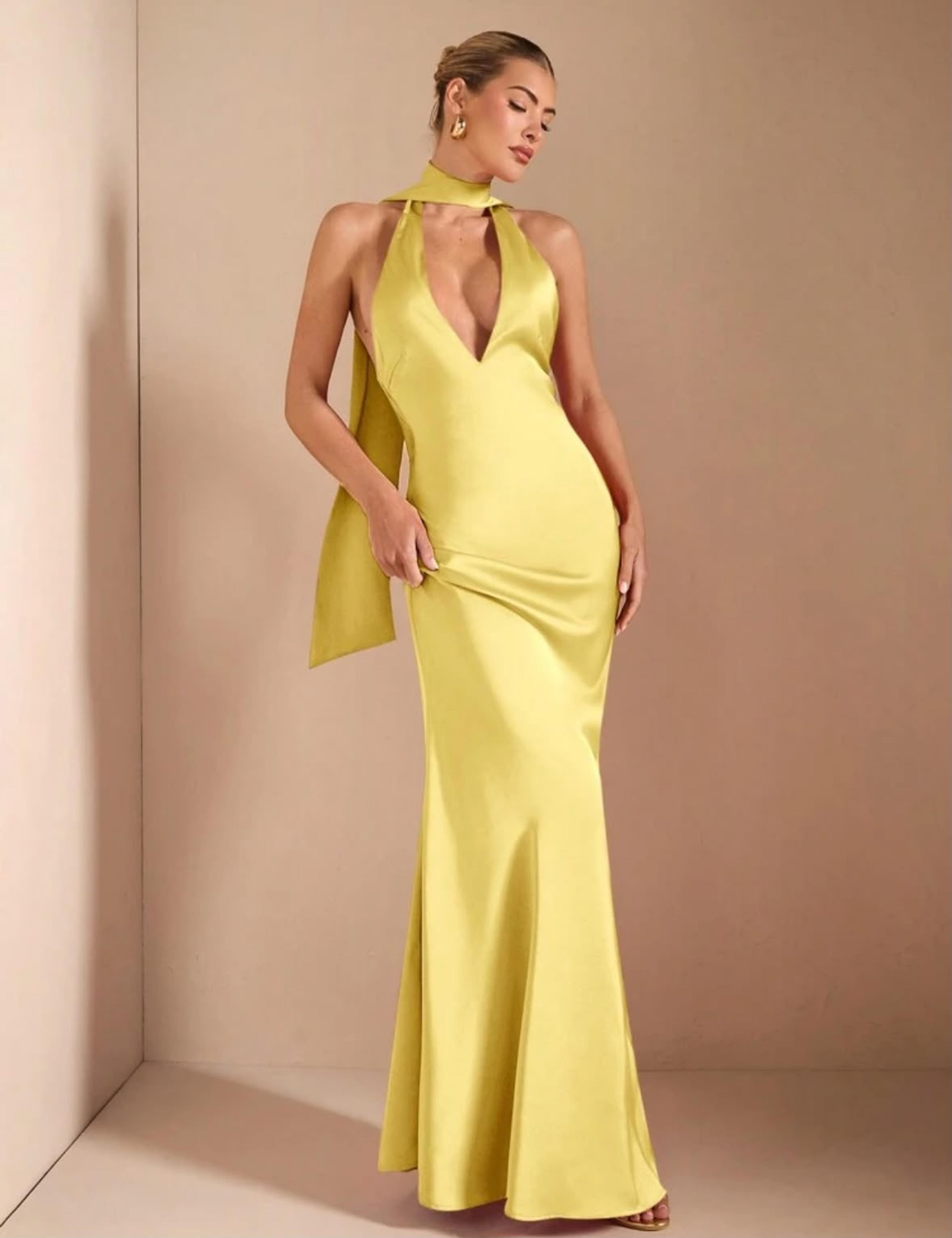 Elegant long dress view 1