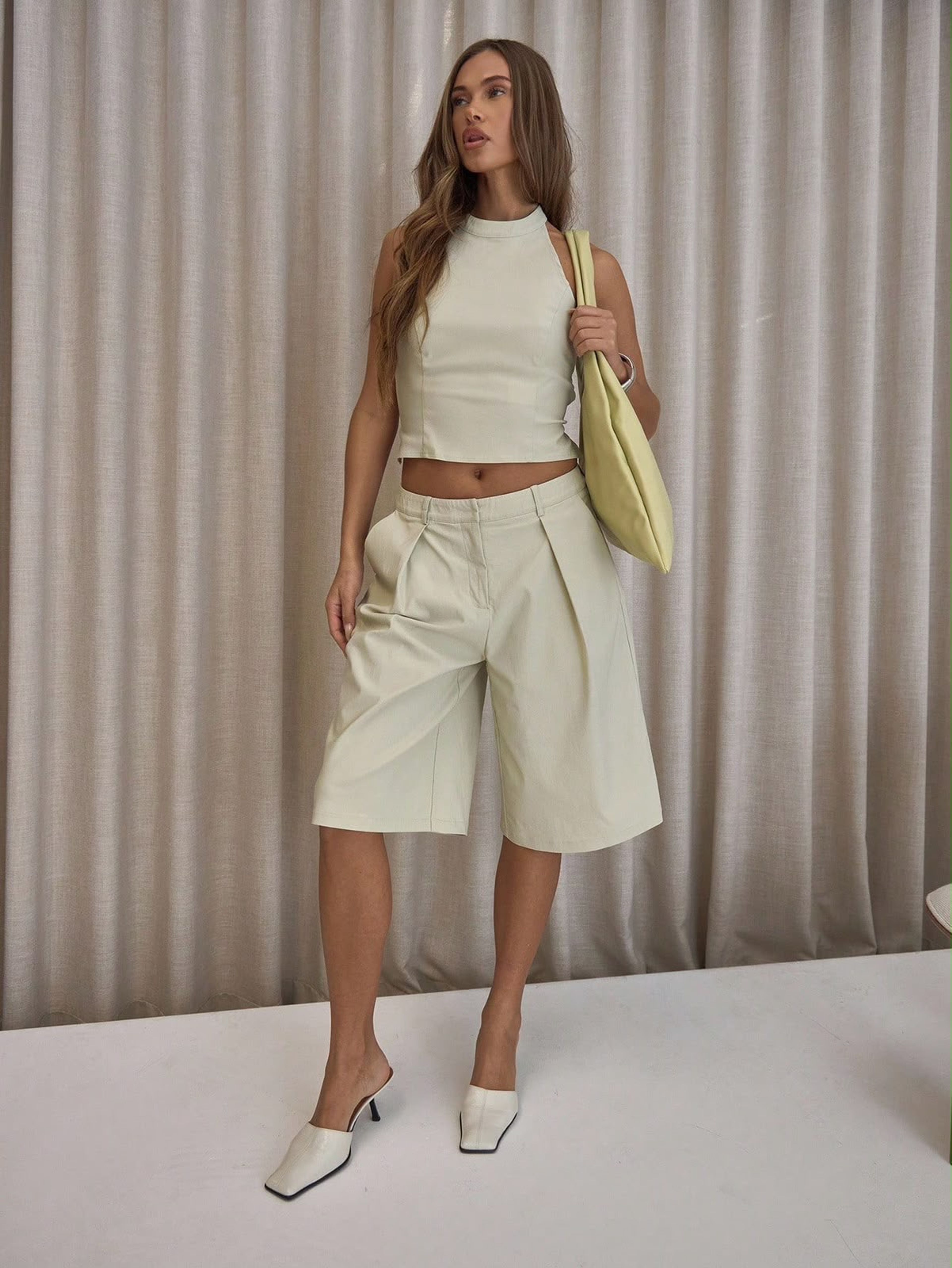 Short casual bermudas