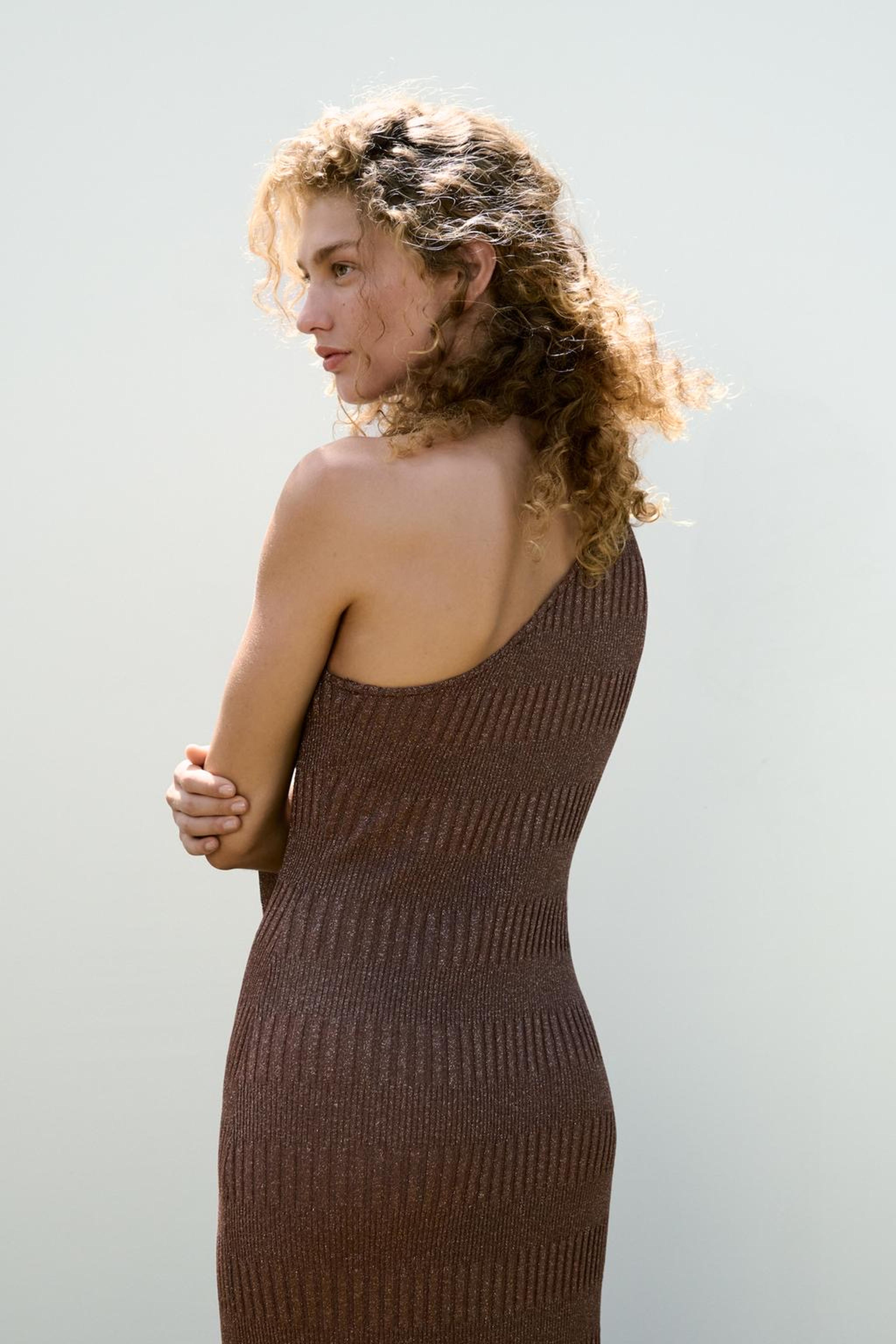 Vestido largo ajustado  vista 3