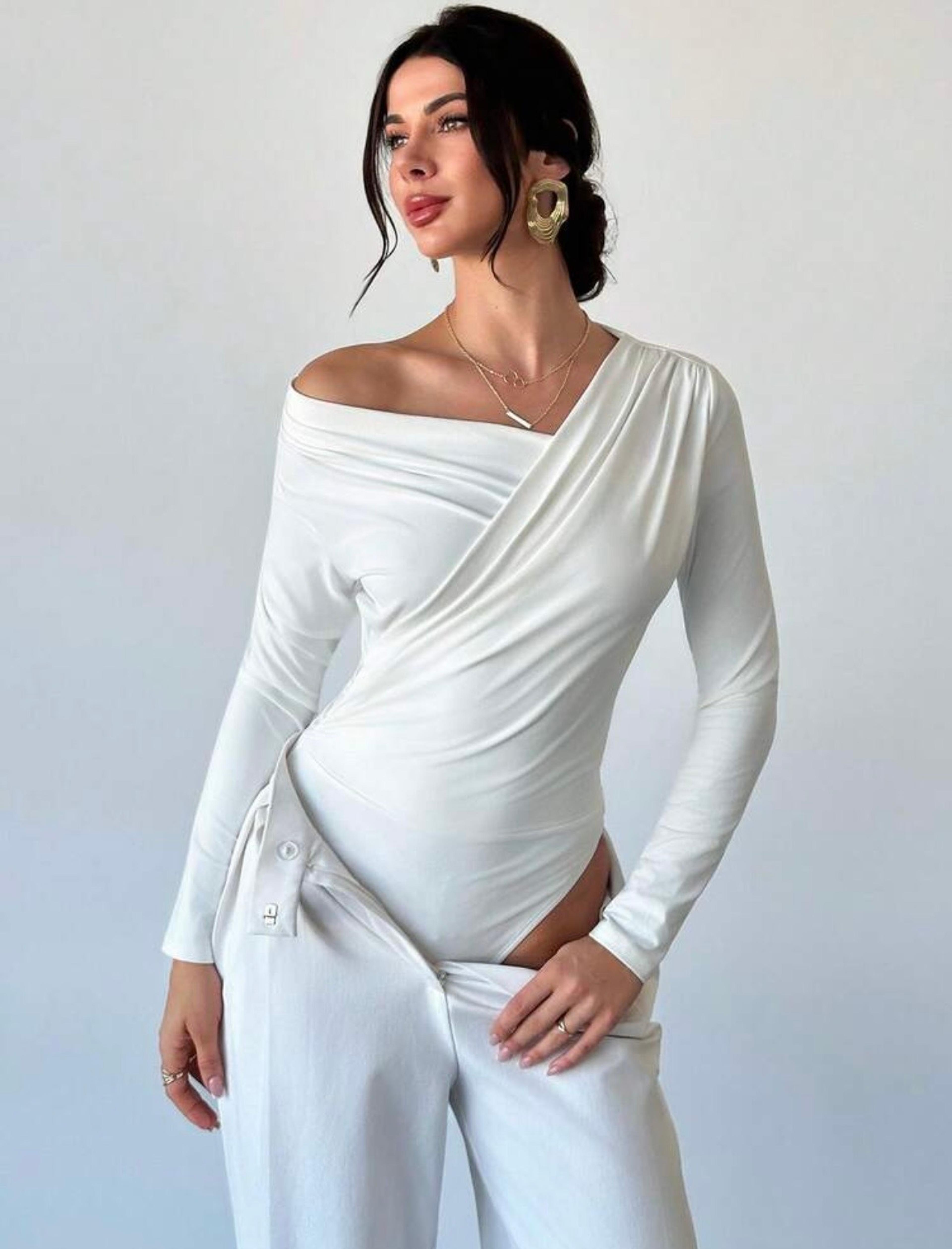 Bodysuit de manga larga con cuello asimétrico vista 3