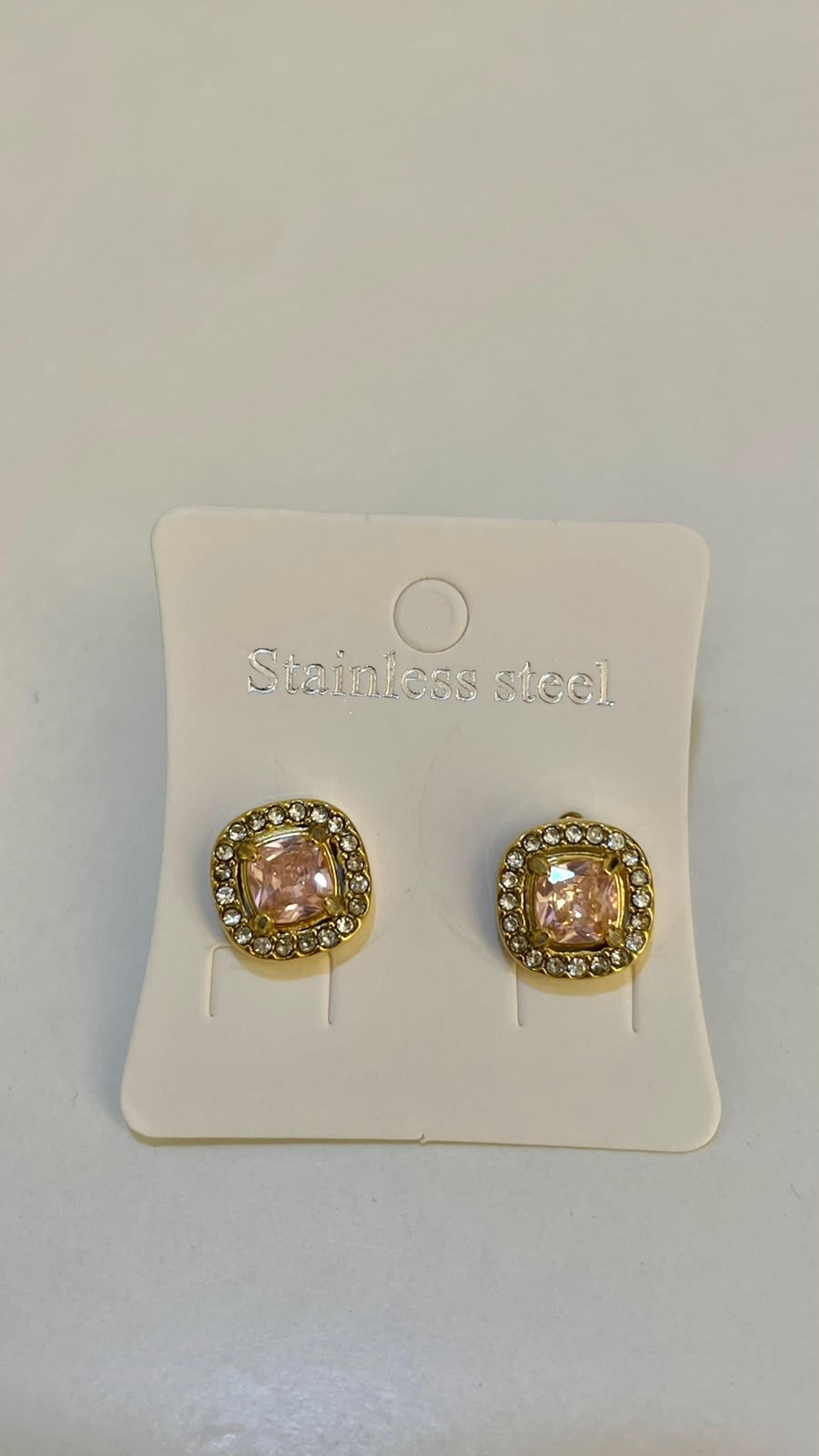 Aretes con pedrería vista 2