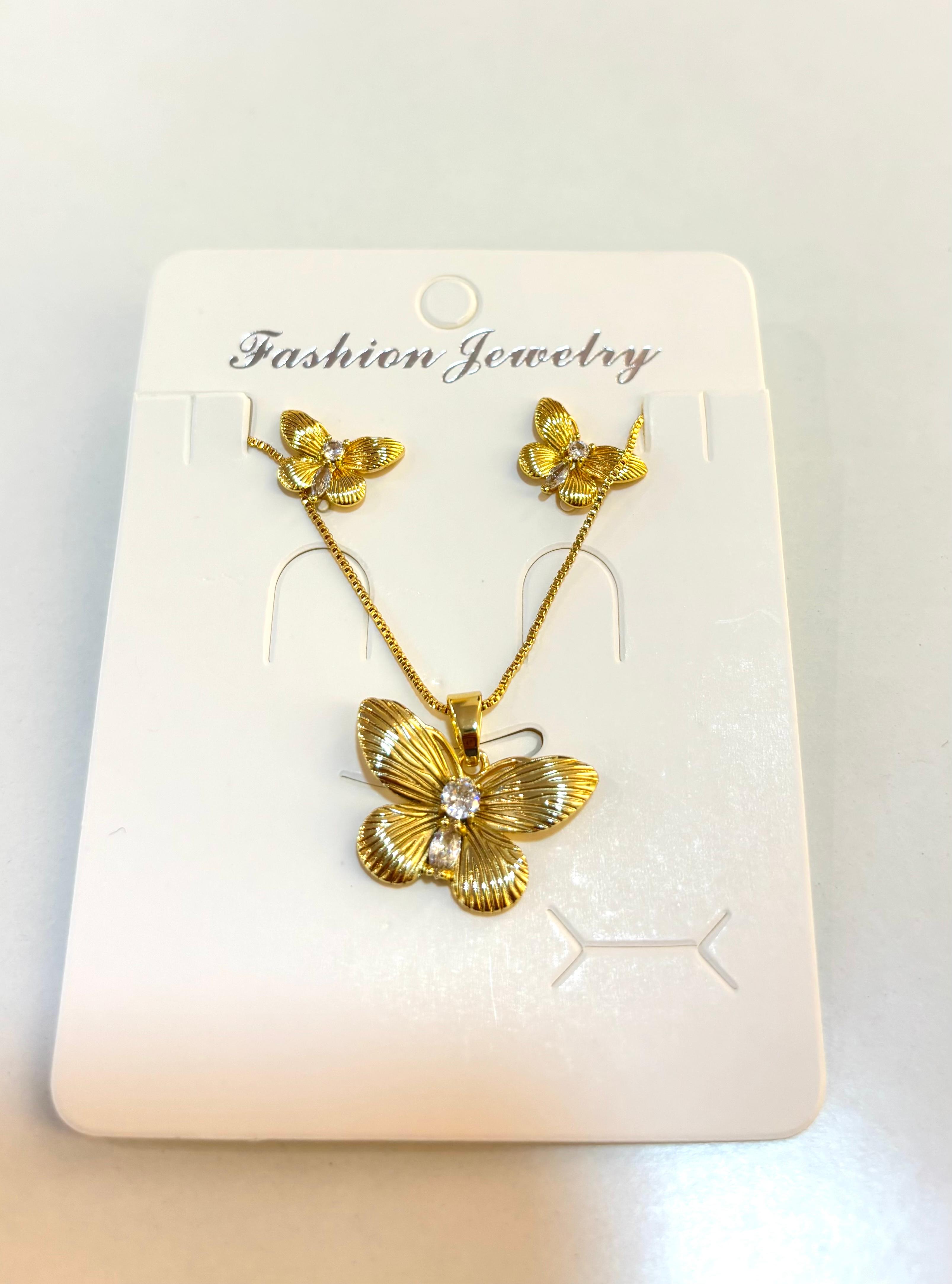 Set cadena y arete diseño de mariposa