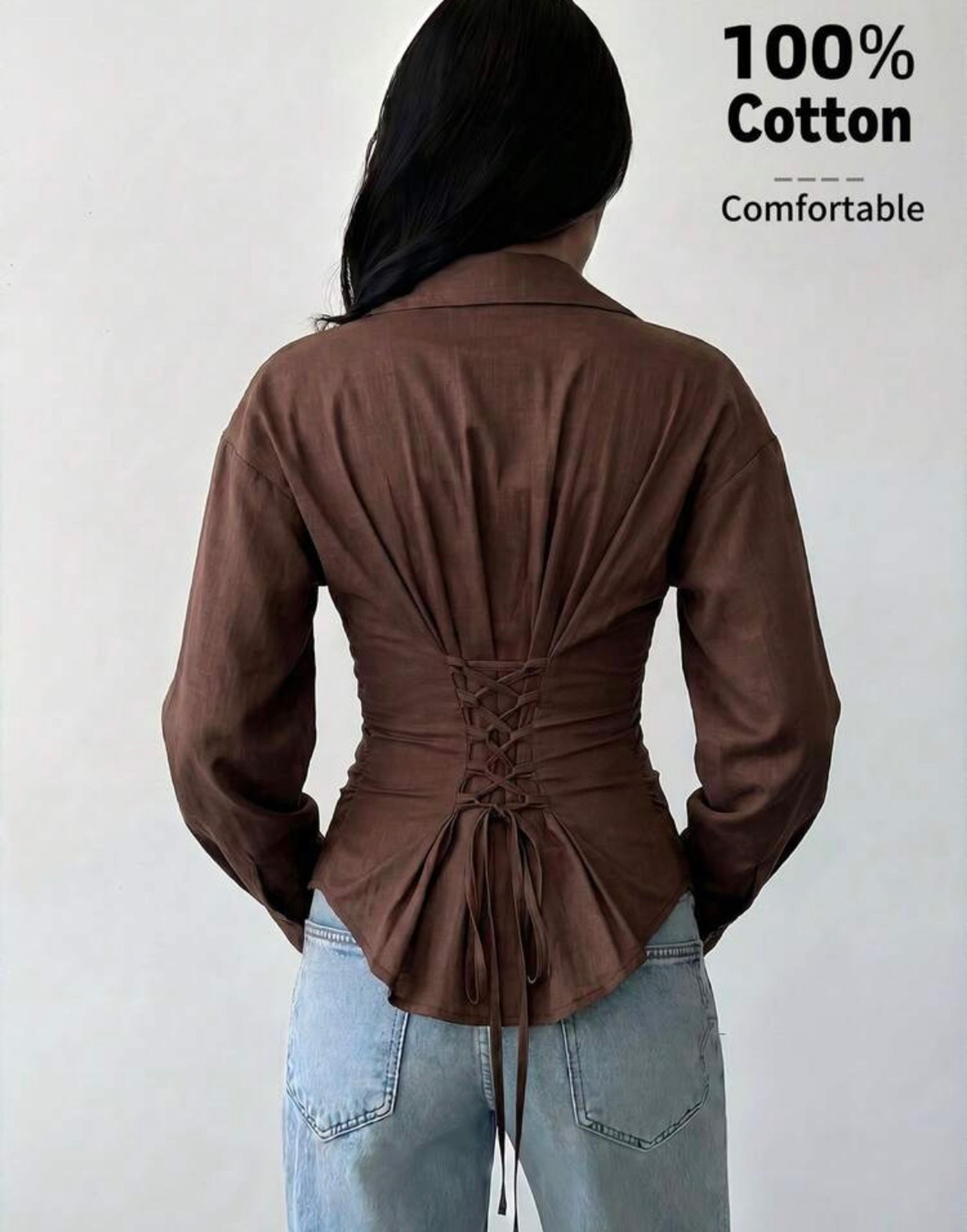 Long-sleeved shirt fit at the back view 4