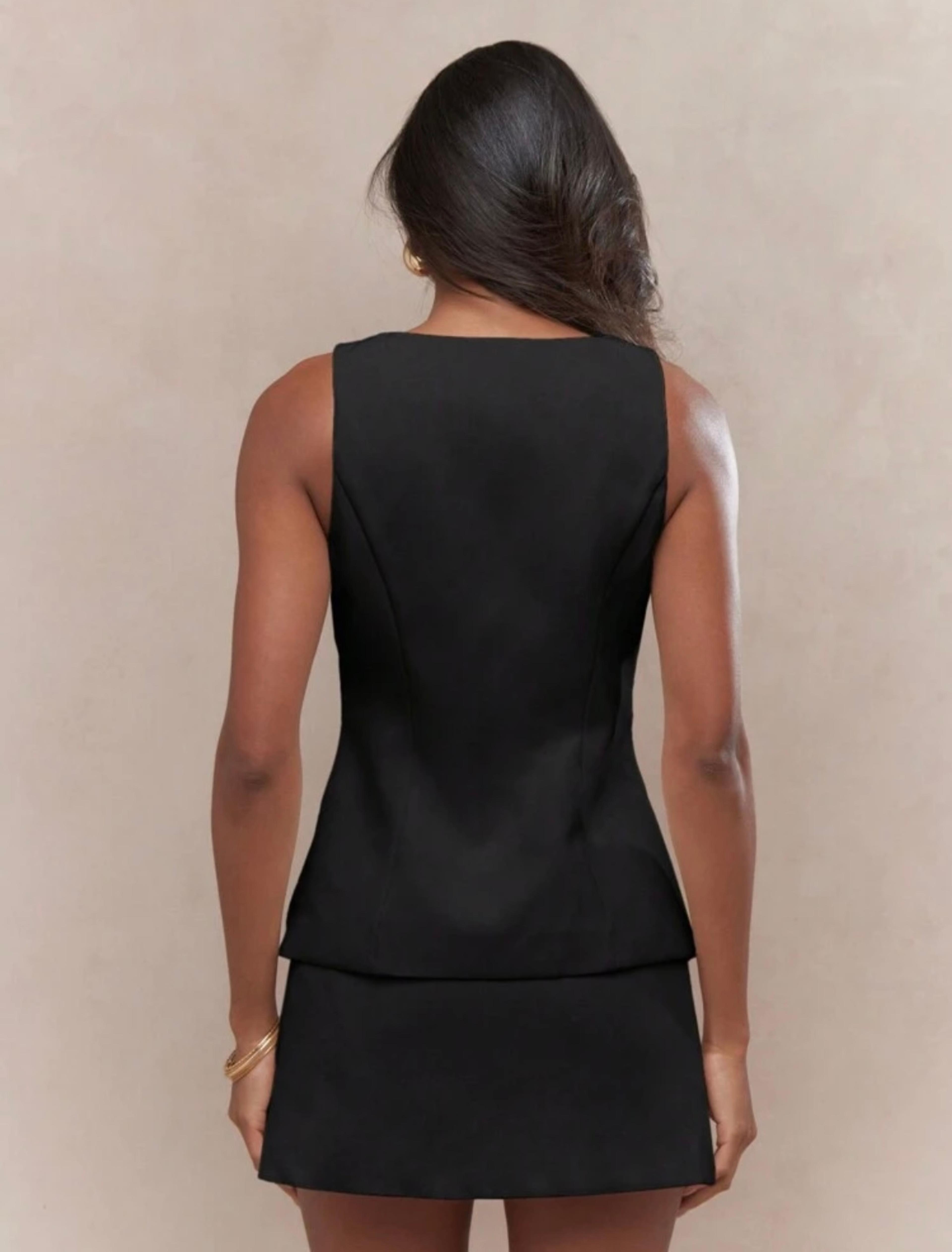 Conjunto formal falda y blusa de botones  vista 2