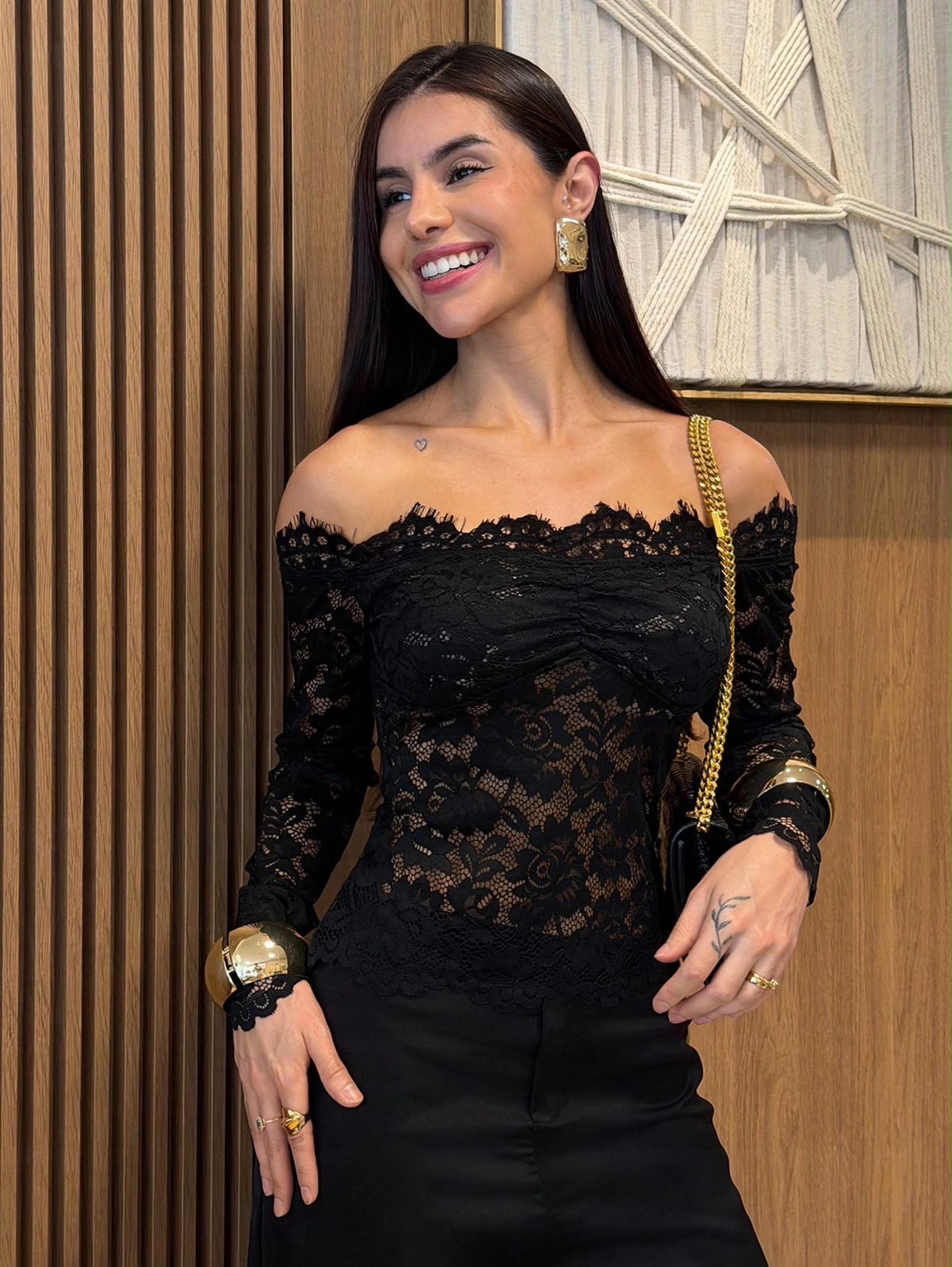 Blusa con hombros descubierto 
