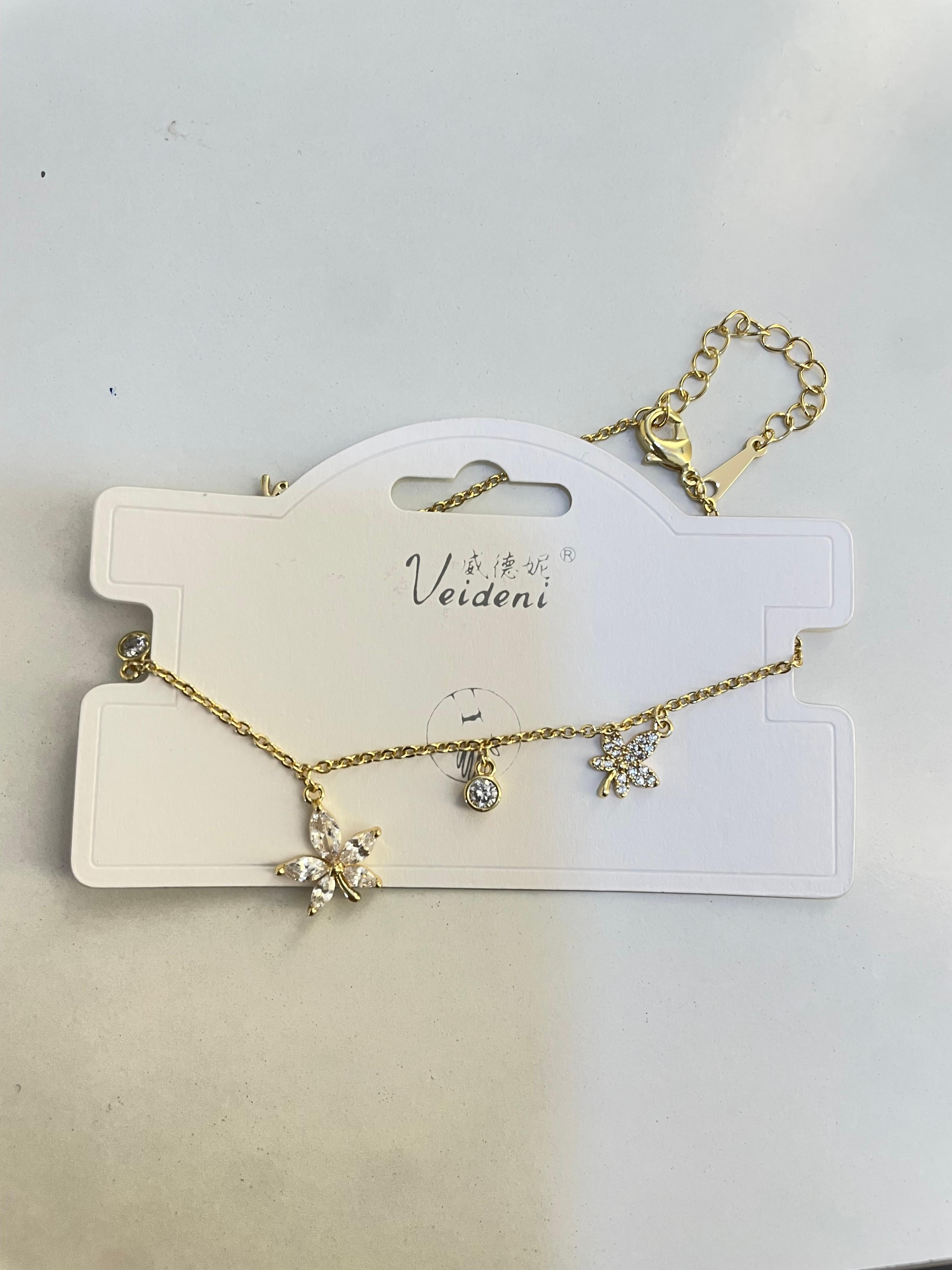 Casual bracelet with pearls and flower