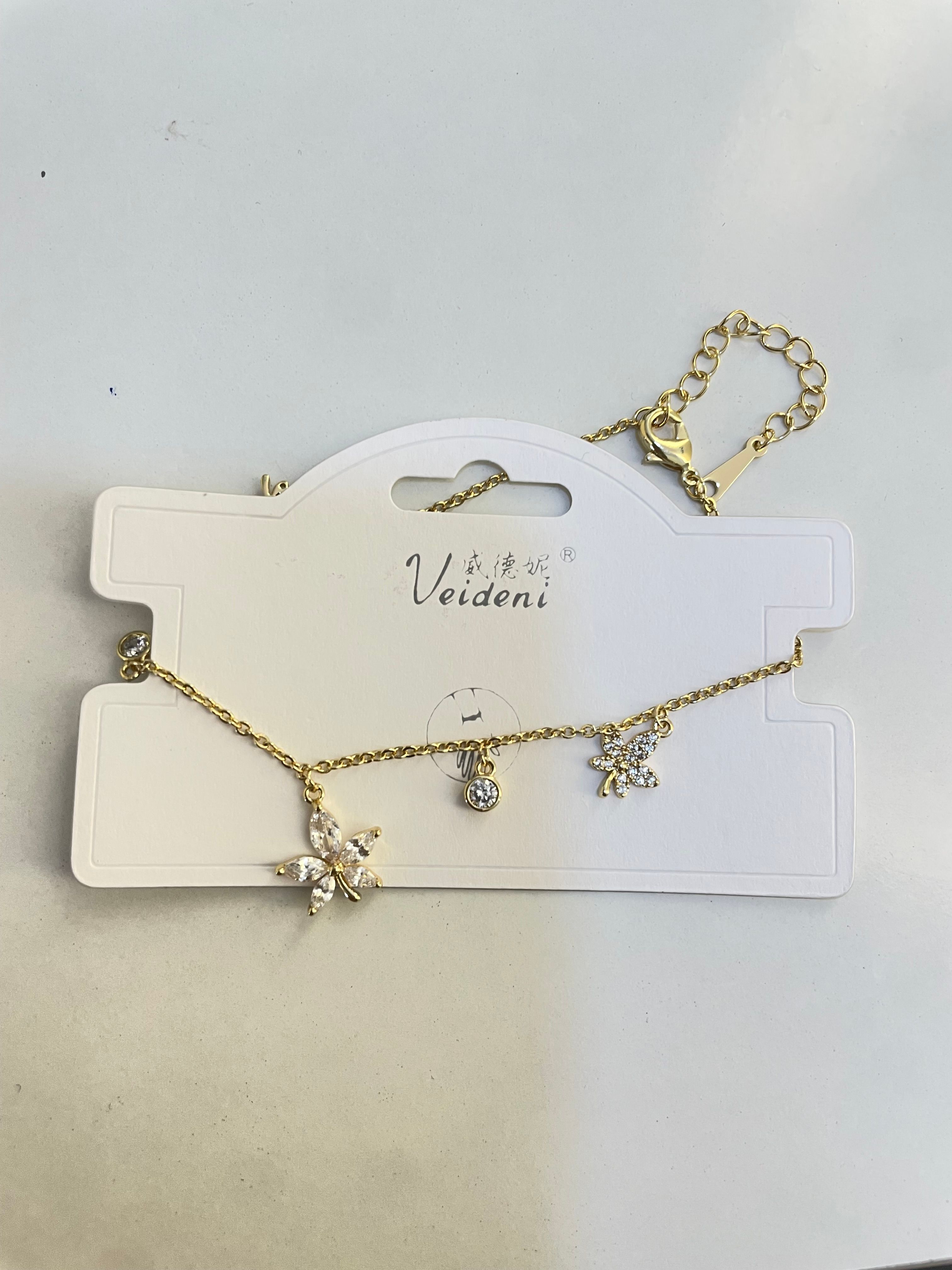 Casual bracelet with pearls and flower