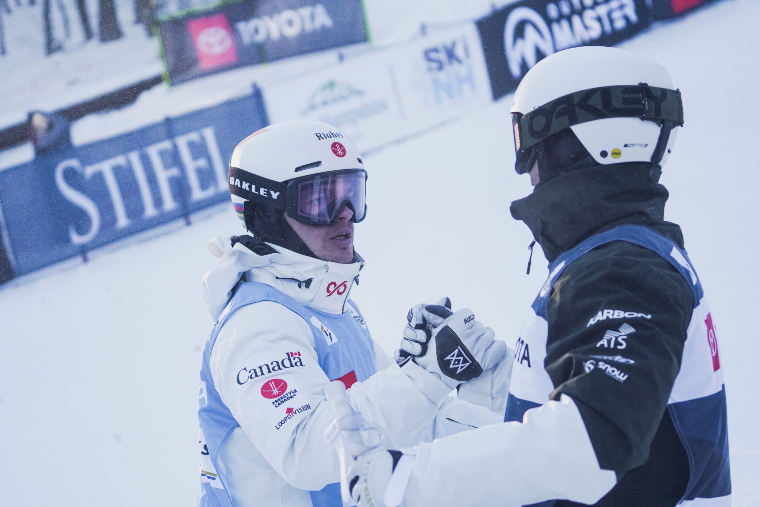 Mikaël Kingsbury remporte sa 94e victoire en Coupe du monde à Waterville