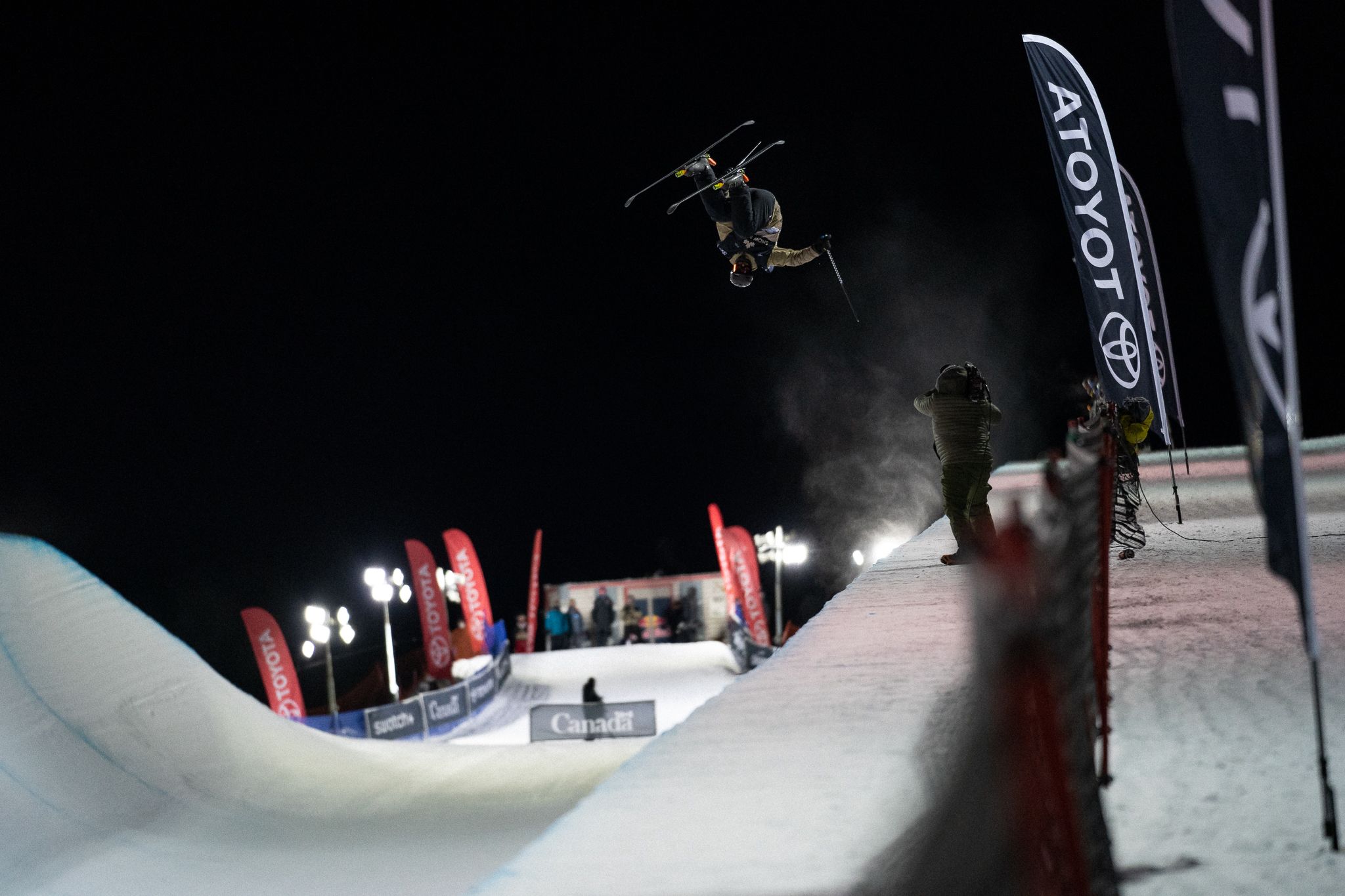 Le Canada brille en sol canadien