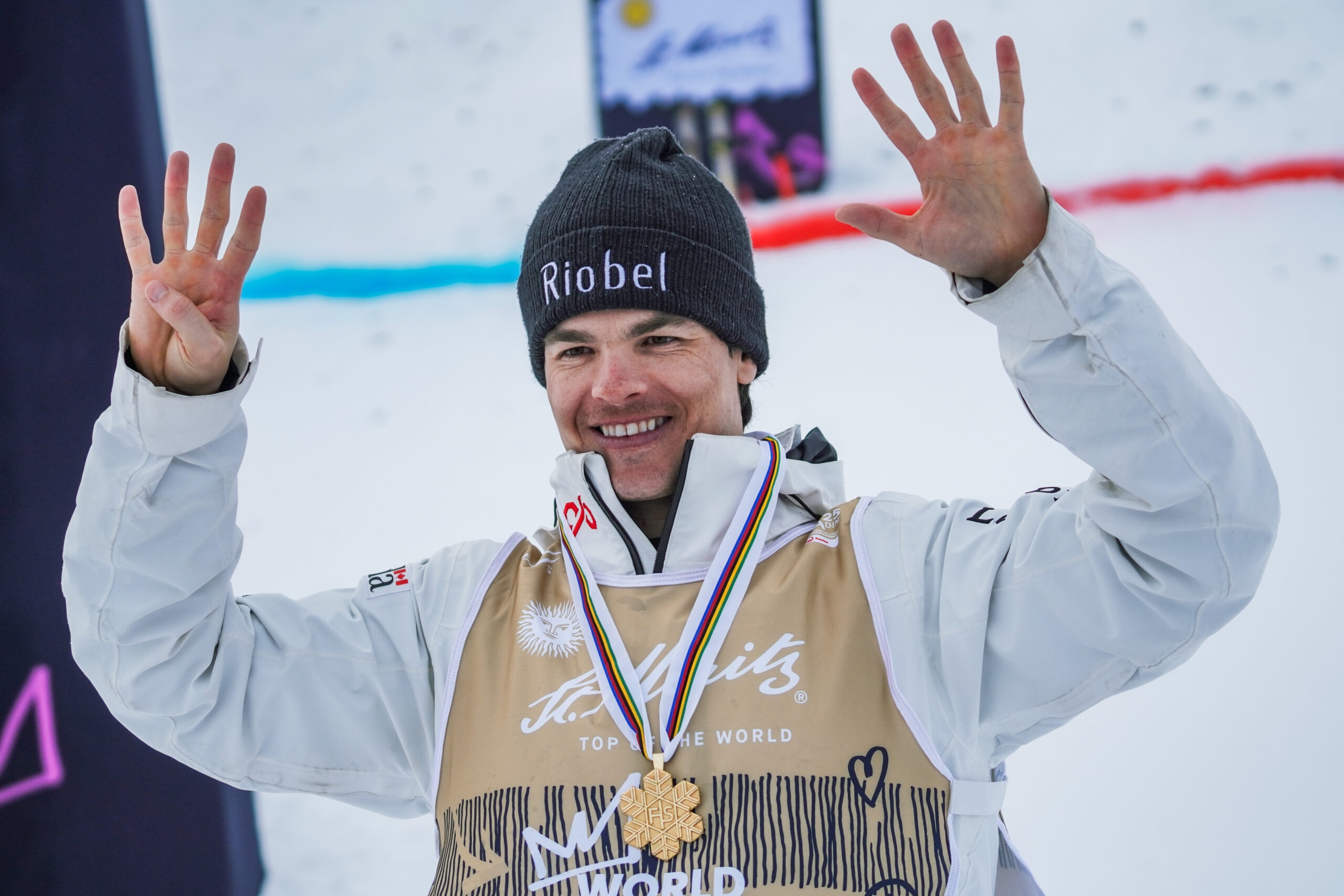 Le Canada célèbre trois podiums en bosses aux Championnats du monde