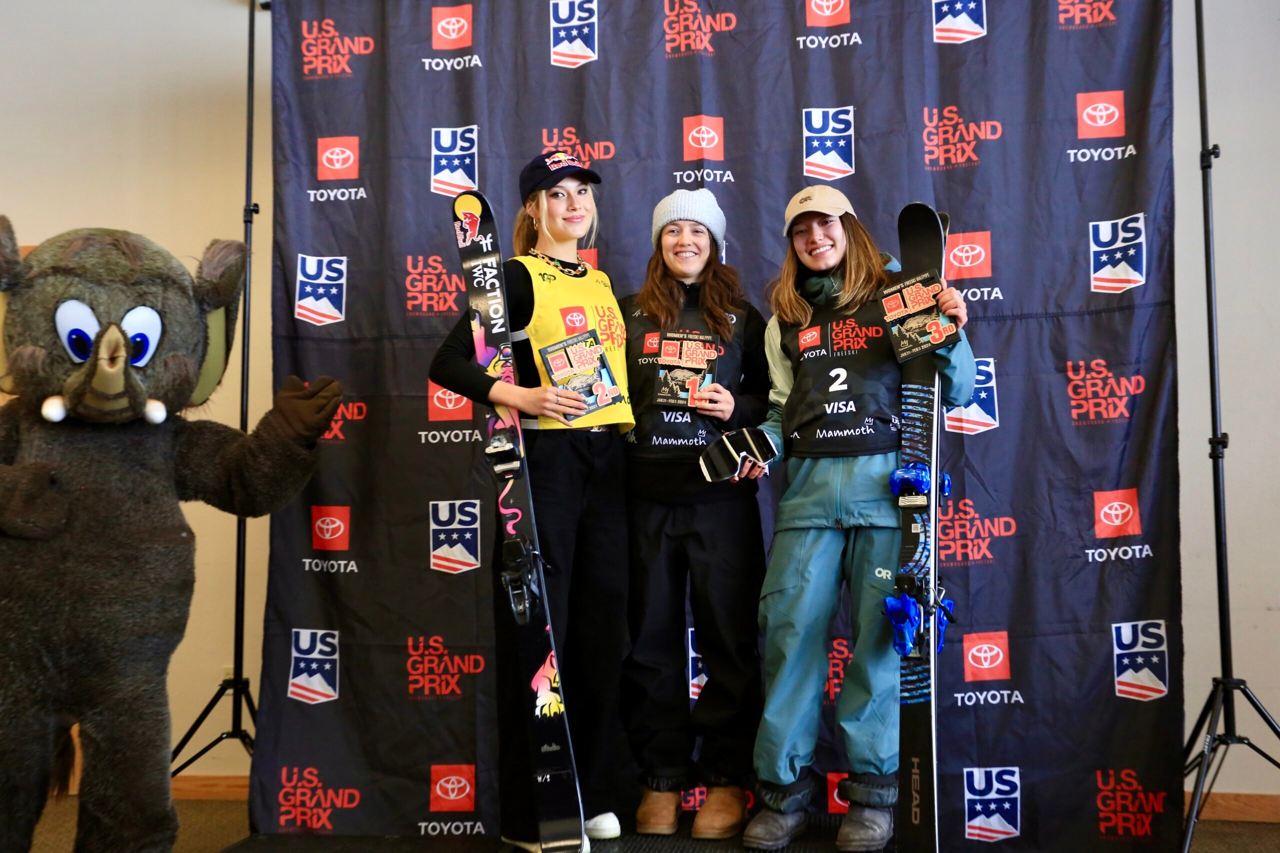 Amy Fraser remporte sa toute première médaille d'or en Coupe du Monde malgré les défis météorologiques