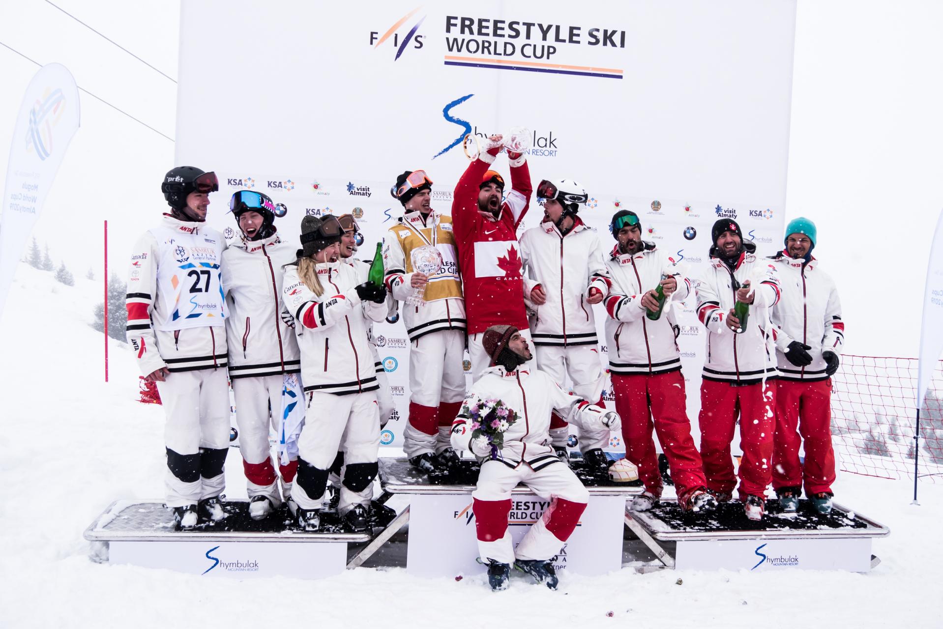 Le Canada remporte la Coupe des Nations en bosses