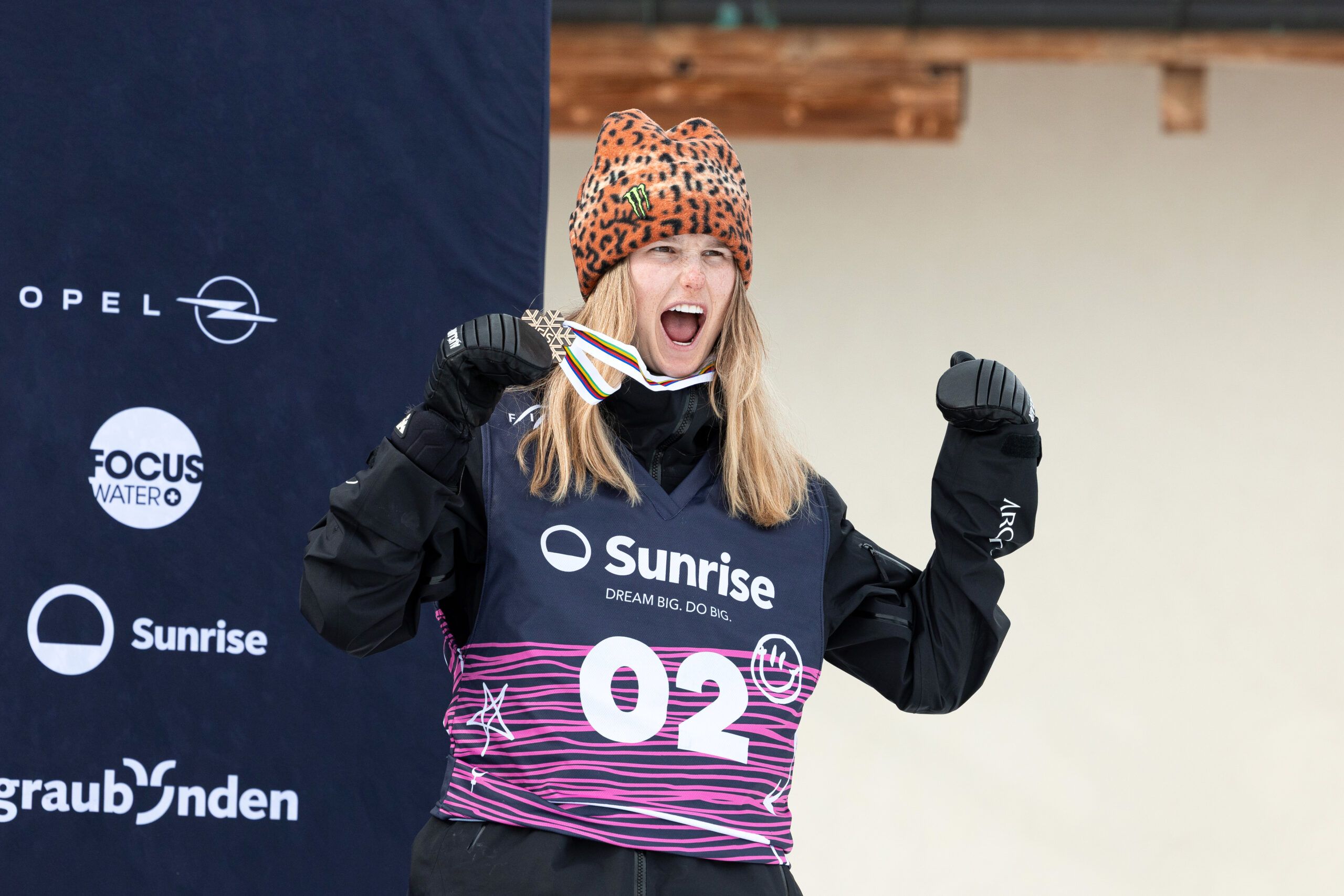 Oldham décroche une 4e médaille aux Championnats du monde