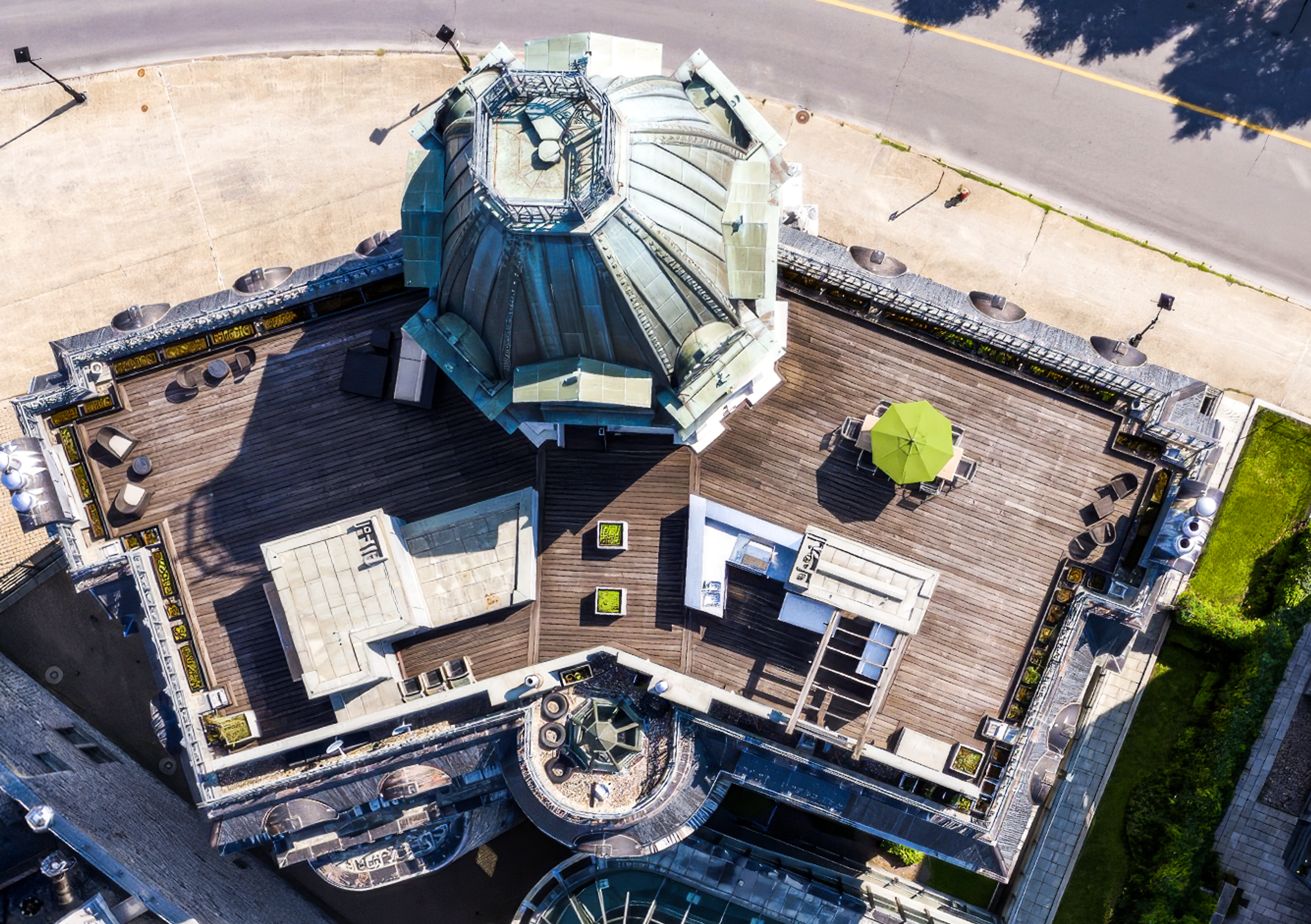 Vue aérienne du dôme et de la terrasse