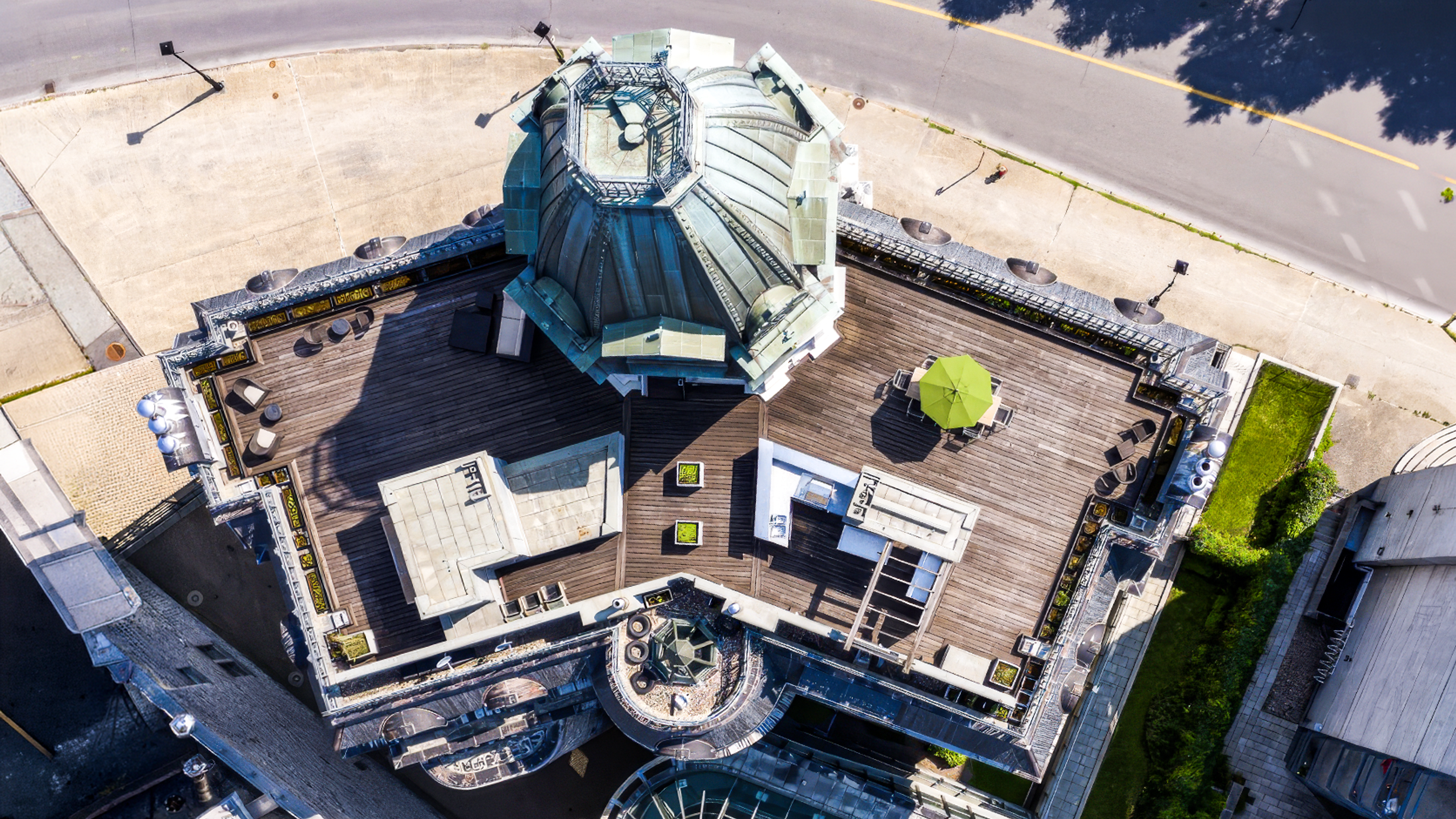 Vue aérienne du dôme et de la terrasse
