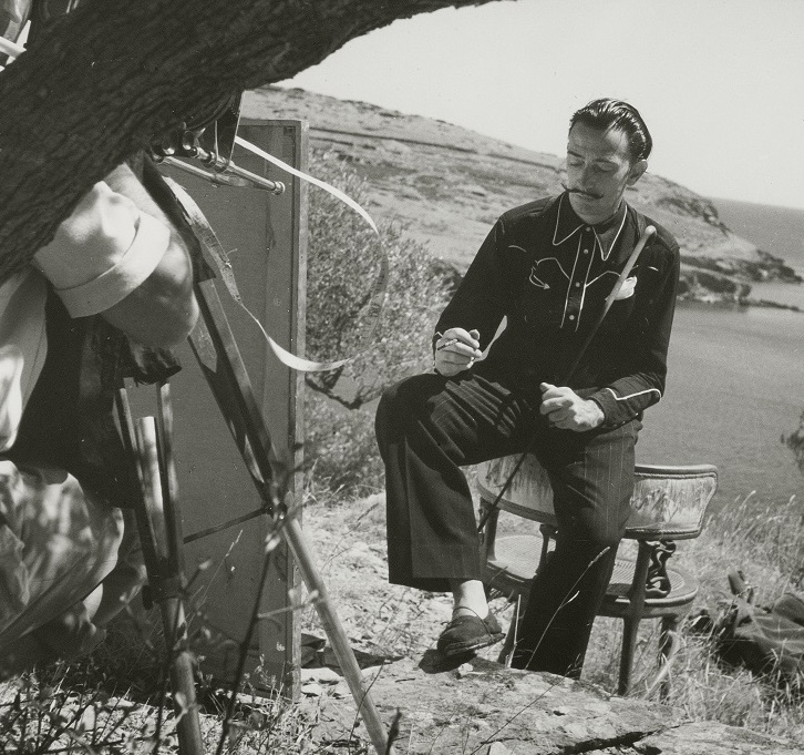Dalí entrain de peindre