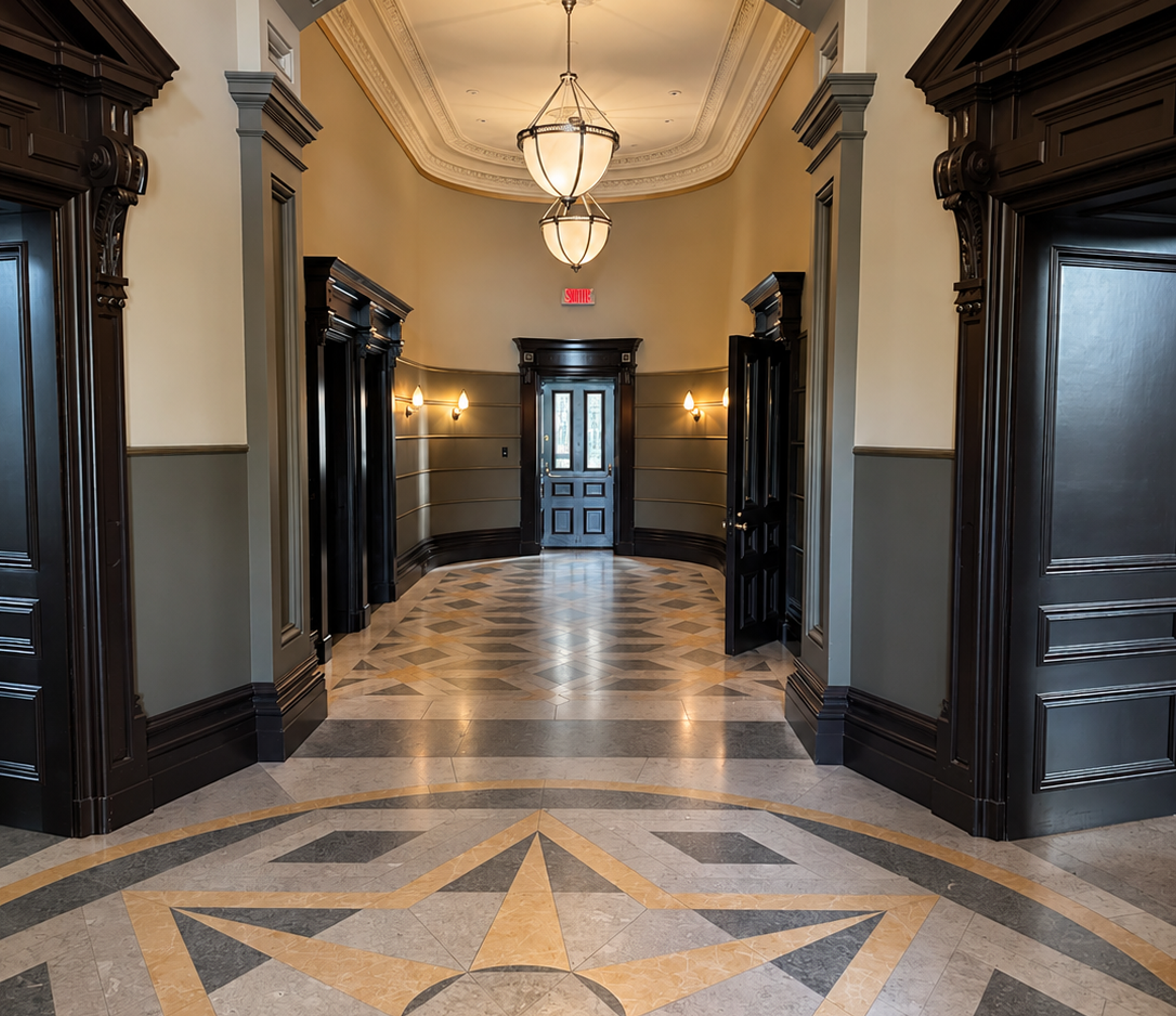 Hall d’entrée au plancher de marbre